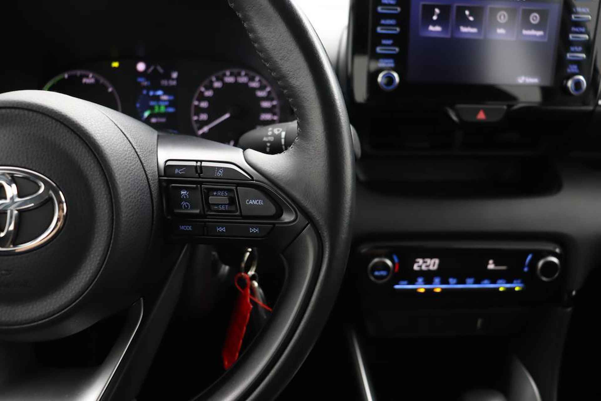 Toyota Yaris 1.5 Hybrid Active | Parkeercamera | Climate-Control | Apple Carplay/Android Auto | - 21/48