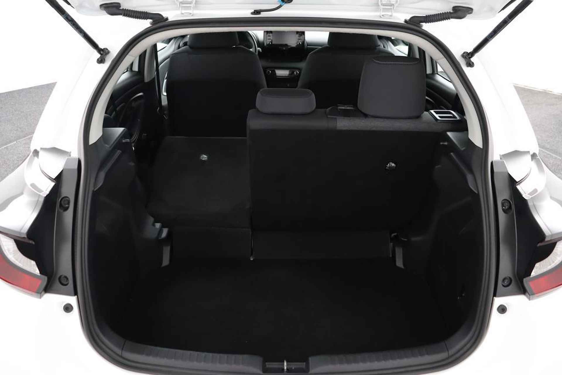 Toyota Yaris 1.5 Hybrid Active | Parkeercamera | Climate-Control | Apple Carplay/Android Auto | - 24/48