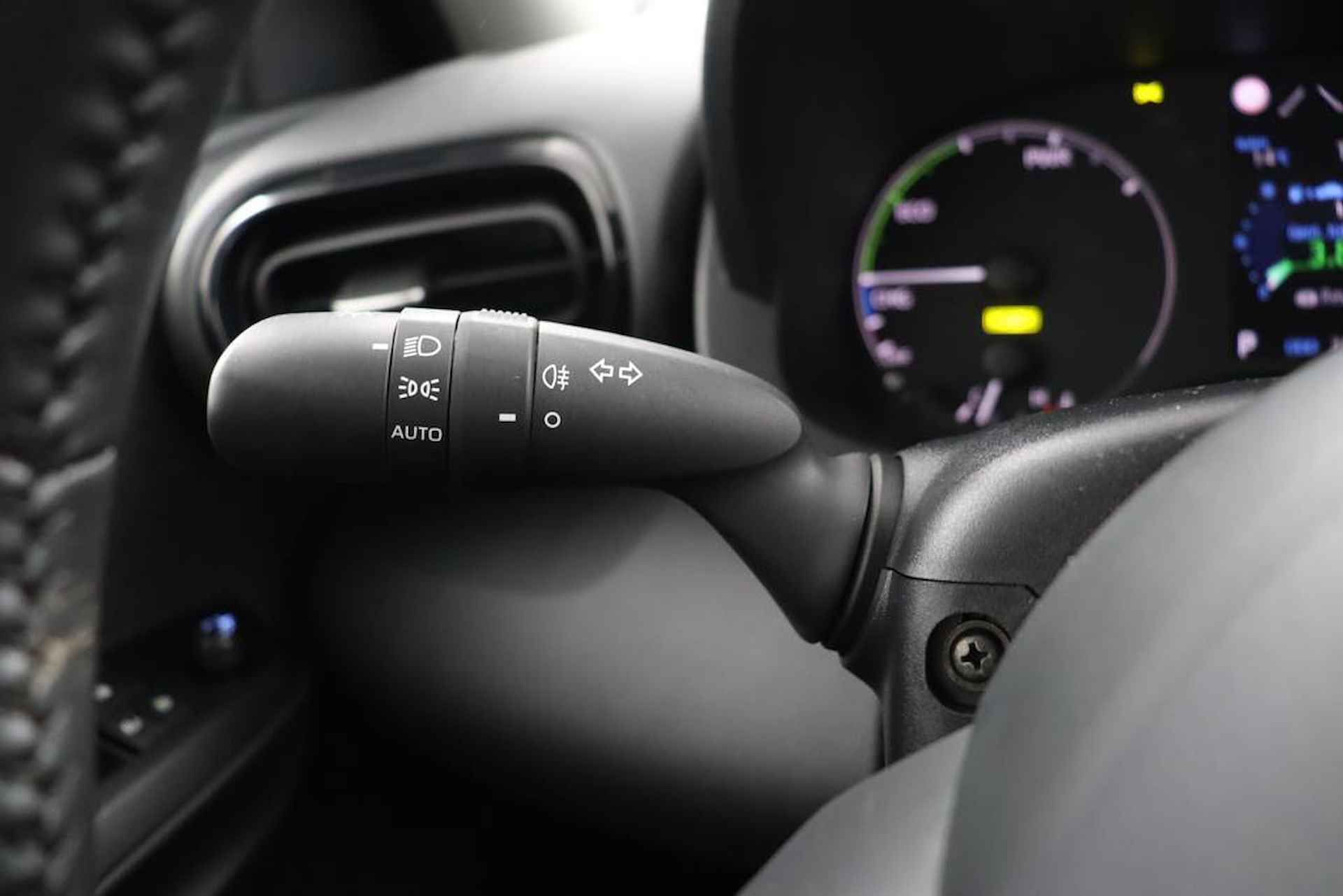 Toyota Yaris 1.5 Hybrid Active | Parkeercamera | Climate-Control | Apple Carplay/Android Auto | - 29/48