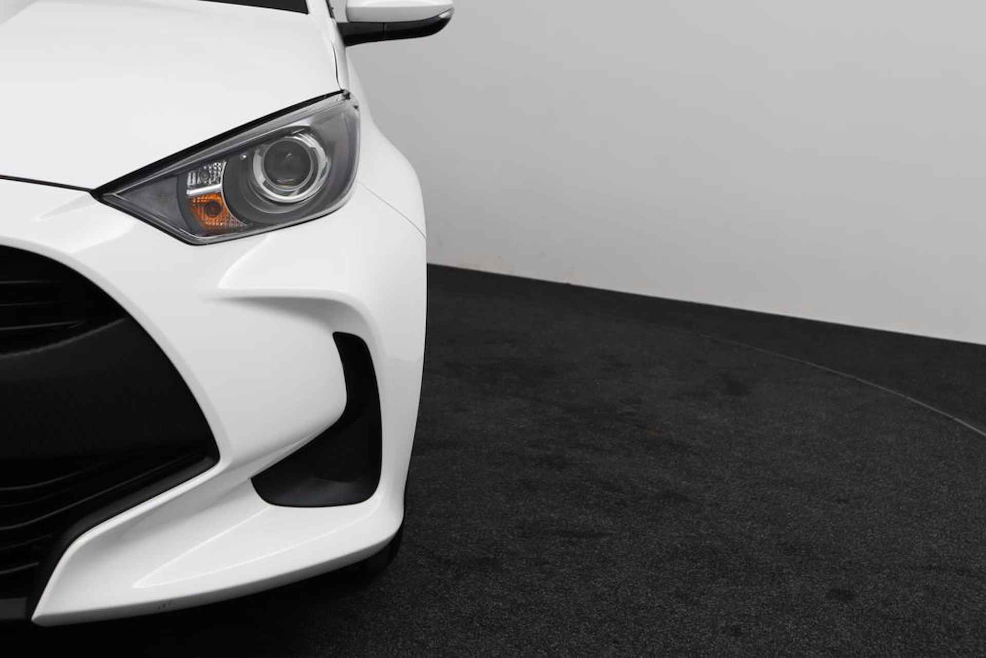 Toyota Yaris 1.5 Hybrid Active | Parkeercamera | Climate-Control | Apple Carplay/Android Auto | - 35/48