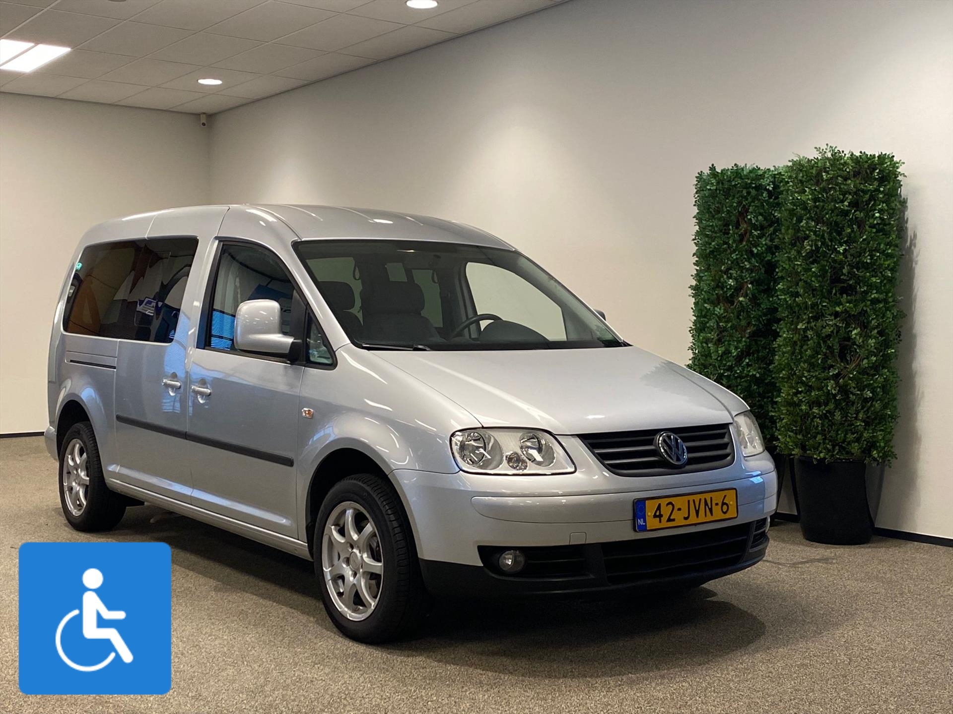 Volkswagen Caddy Maxi Rolstoelauto 5+1 Luchtvering