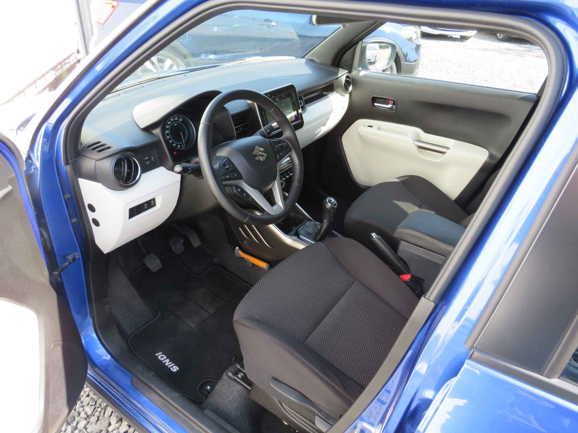 Suzuki Ignis 1.2 Stijl Smart Hybrid, Style, All-Seasons, Clima en Cruise Control, Keyless Entry Trekhaak, Navigatie en Garantie tot 2028!* - 10/31