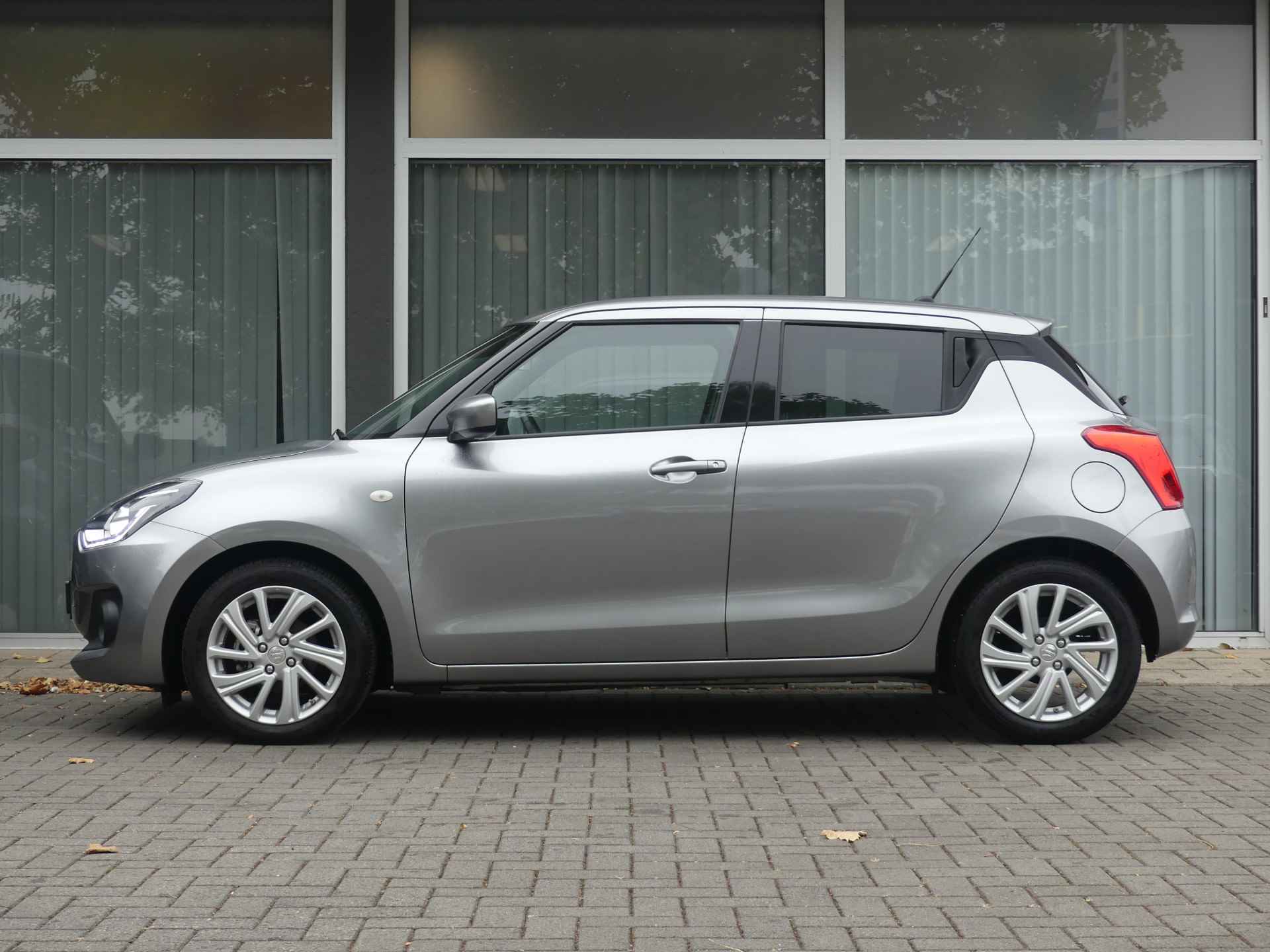 Suzuki Swift 1.2 Select Smart Hybrid CruiseControl, Airco, Dab Radio - 4/31