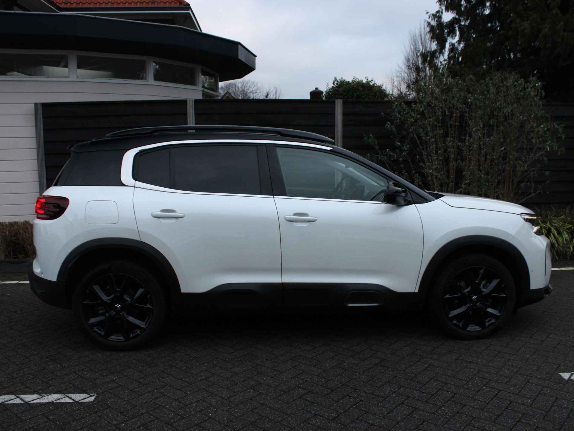 Citroën C5 Aircross 1.2 Hybrid 136PK ë-Series Automaat Navigatie, Achteruitrijcamera, Keyless Entry & Start, Parkeersensoren, Stoelverwarming - 10/43