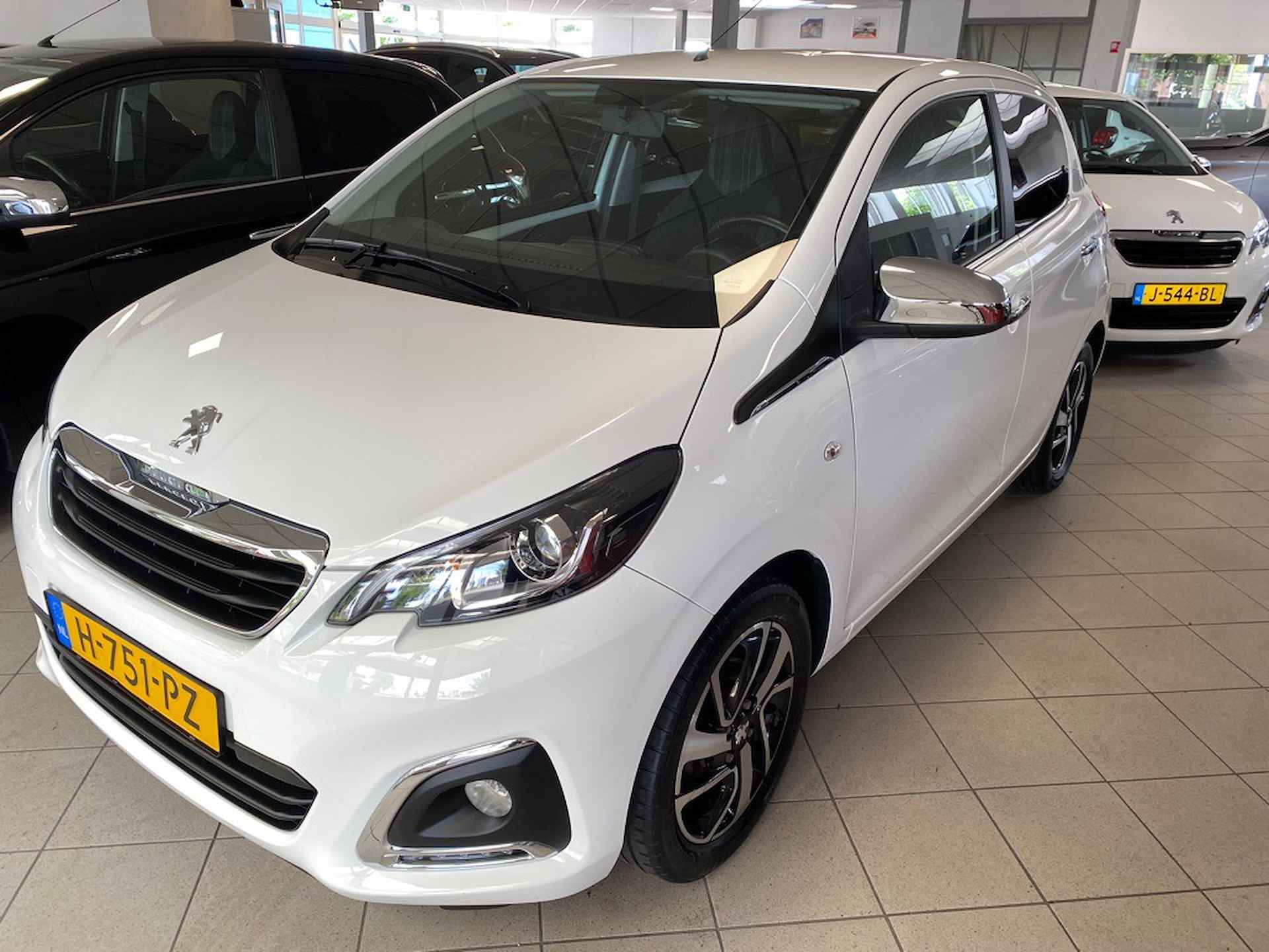 PEUGEOT 108 1.0 e-VTi 72pk 5D Allure - 4/17