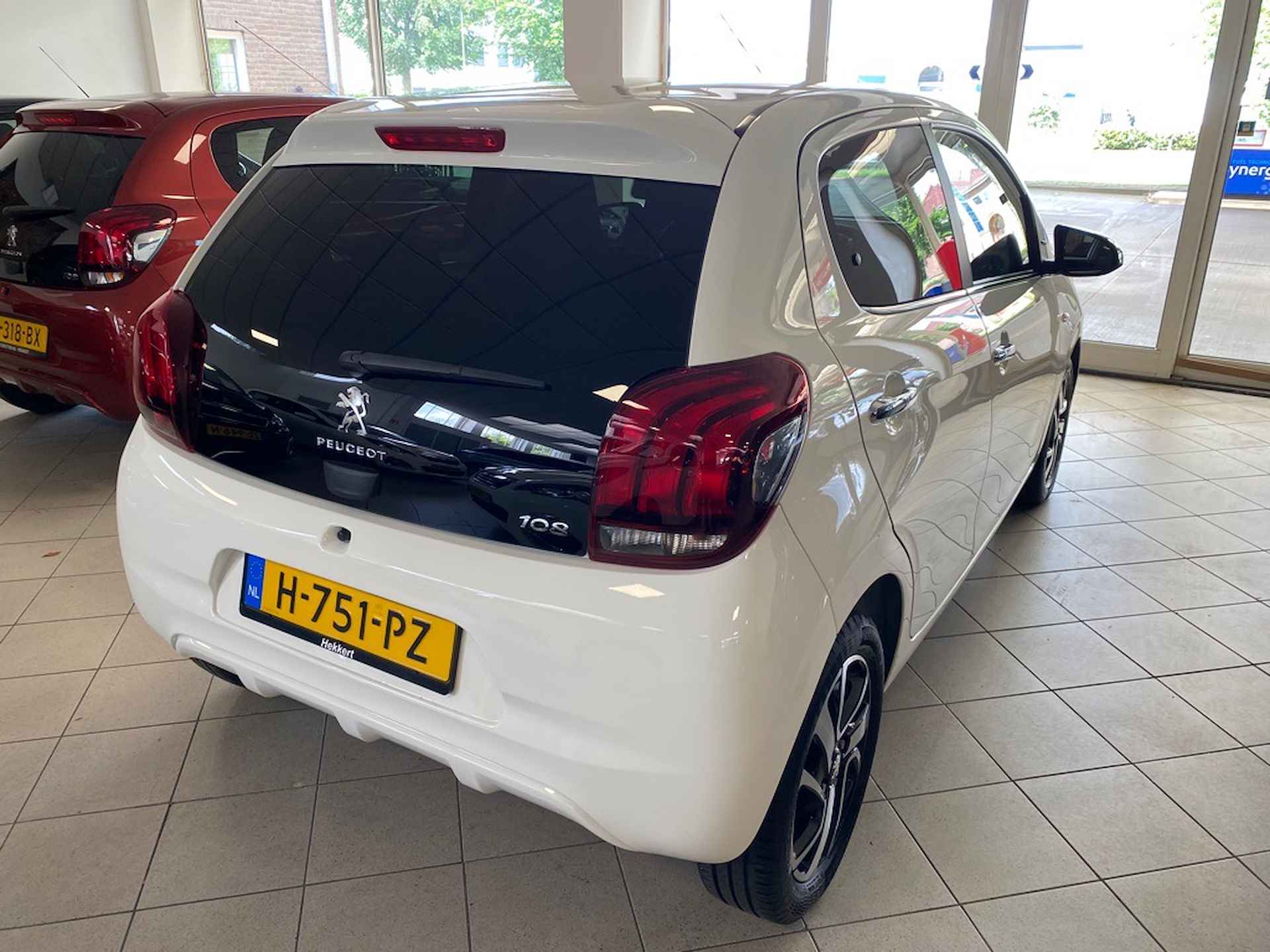 PEUGEOT 108 1.0 e-VTi 72pk 5D Allure - 7/17