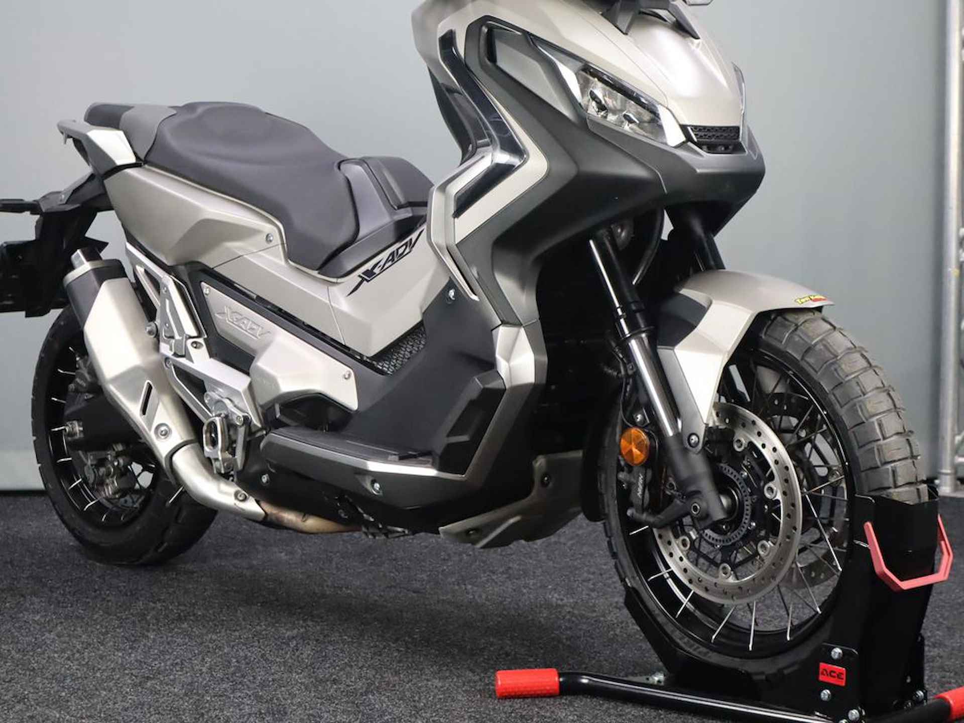 Honda X-ADV 750 - 3/12