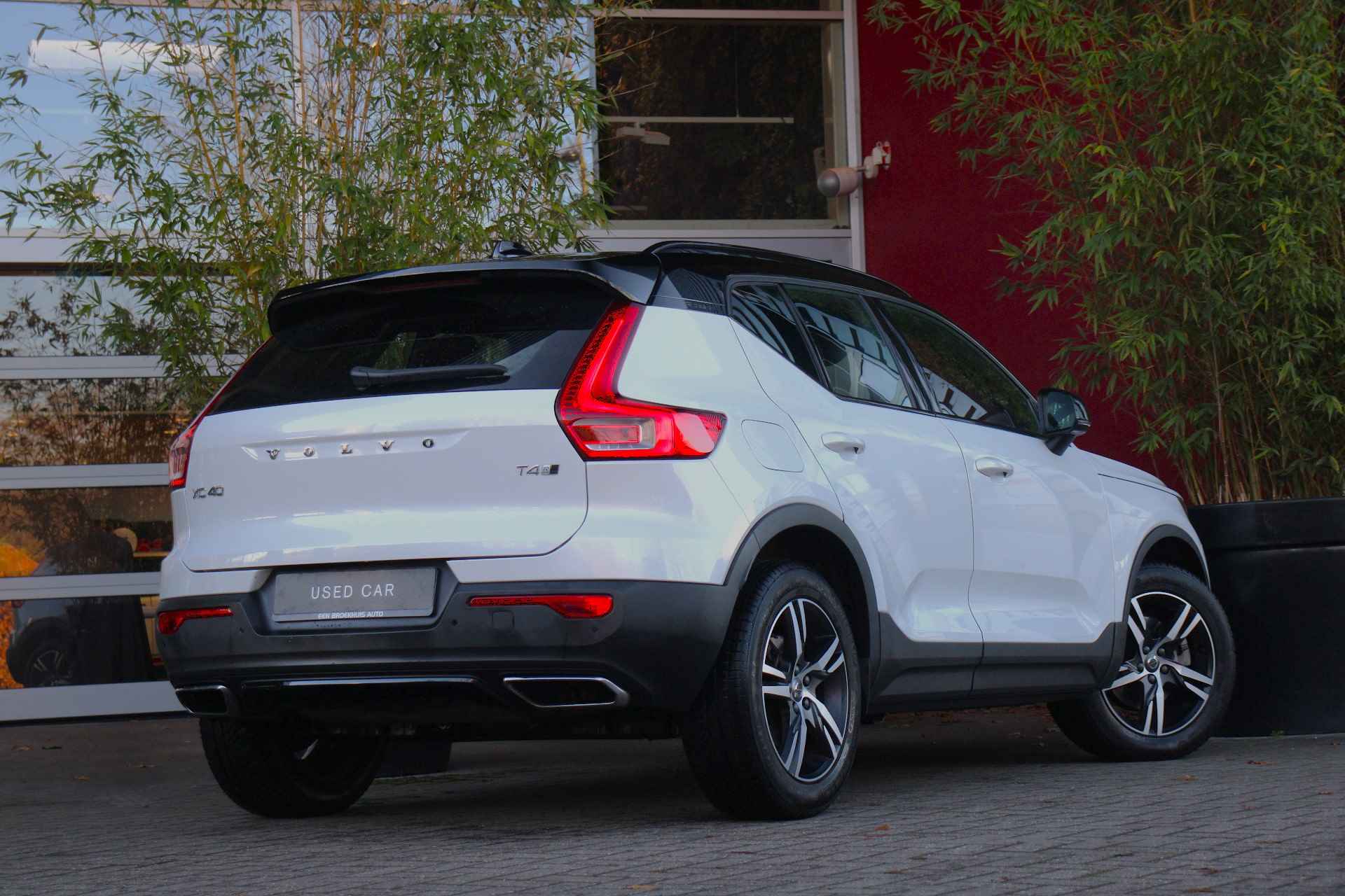 Volvo XC40 2.0 T4 AWD R-Design | Trekhaak | Stuur- en stoelverwarming | BLIS | Memory Seat | Adaptieve Cruise met Stuurhulp | Lava Orange i - 3/23