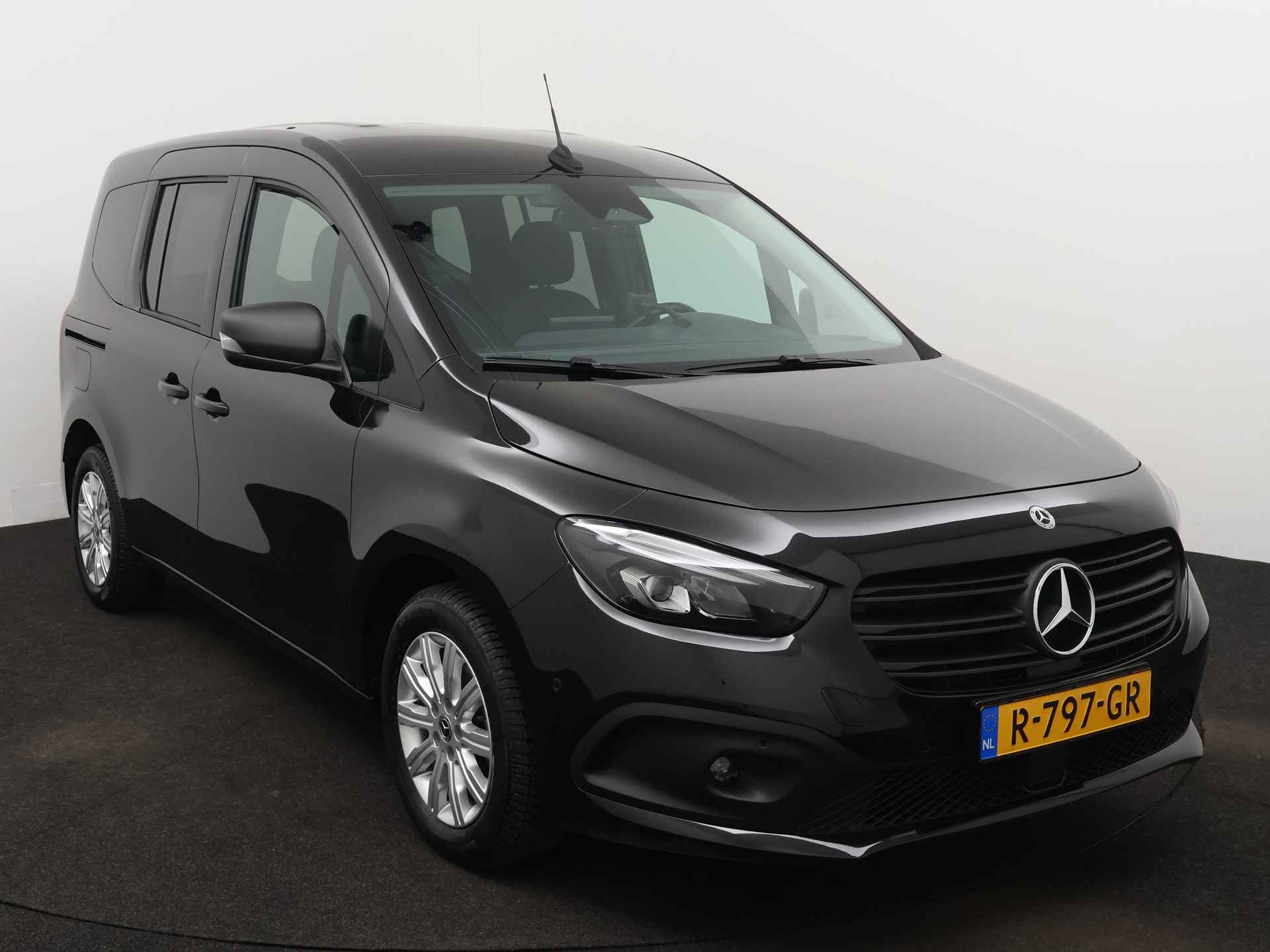 Mercedes-Benz Citan Tourer 113 Pro Ingepland voor nieuwe bodemverlaging t.b.v. rolstoelvervoer (Prijs incl. bodemverlaging) - 25/41