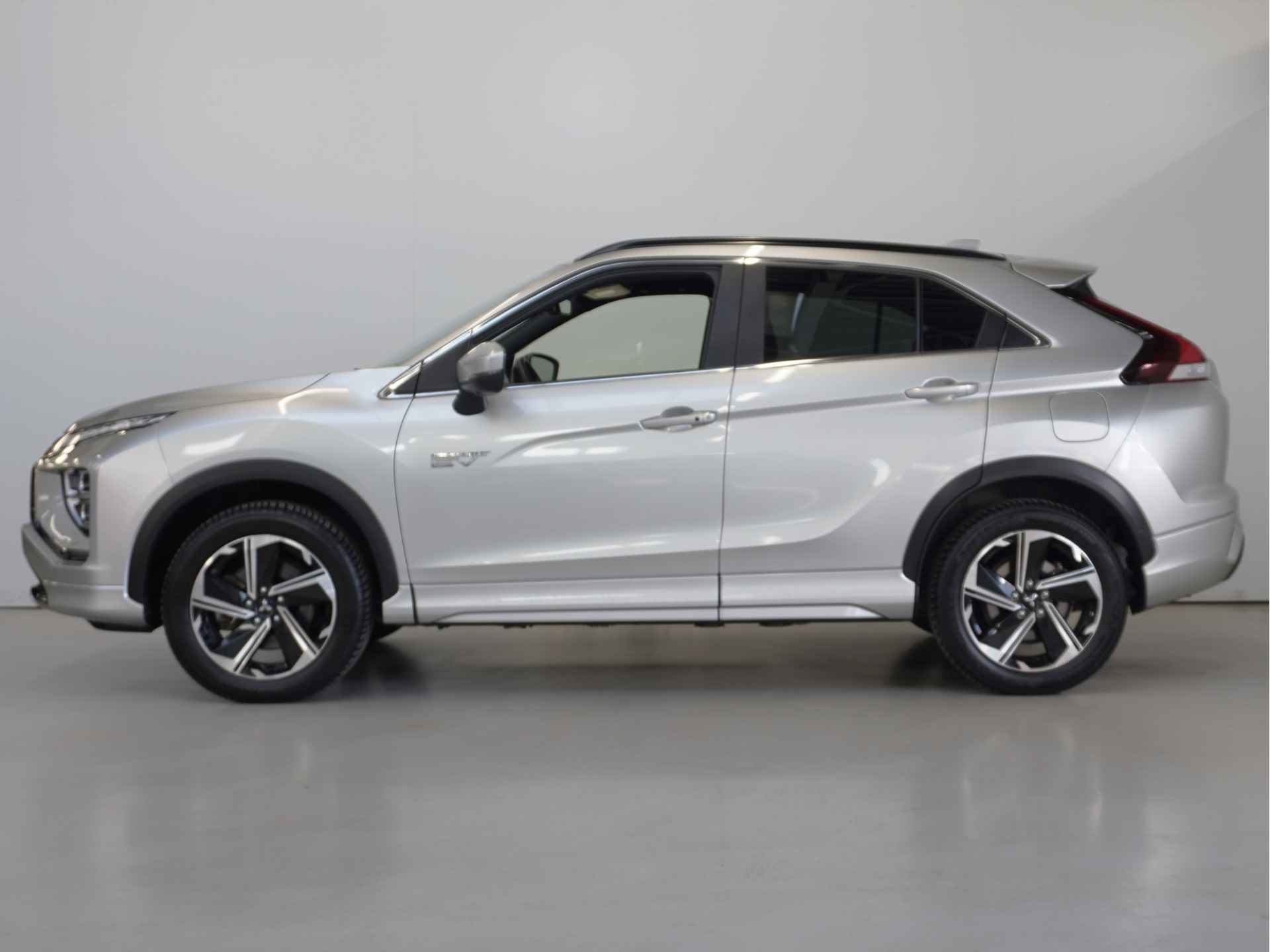 Mitsubishi Eclipse Cross 2.4 PHEV Executive | Navi | Stoel- Stuurverwarming | 360 camera | Garantie tot 23-12-2030! - 4/55