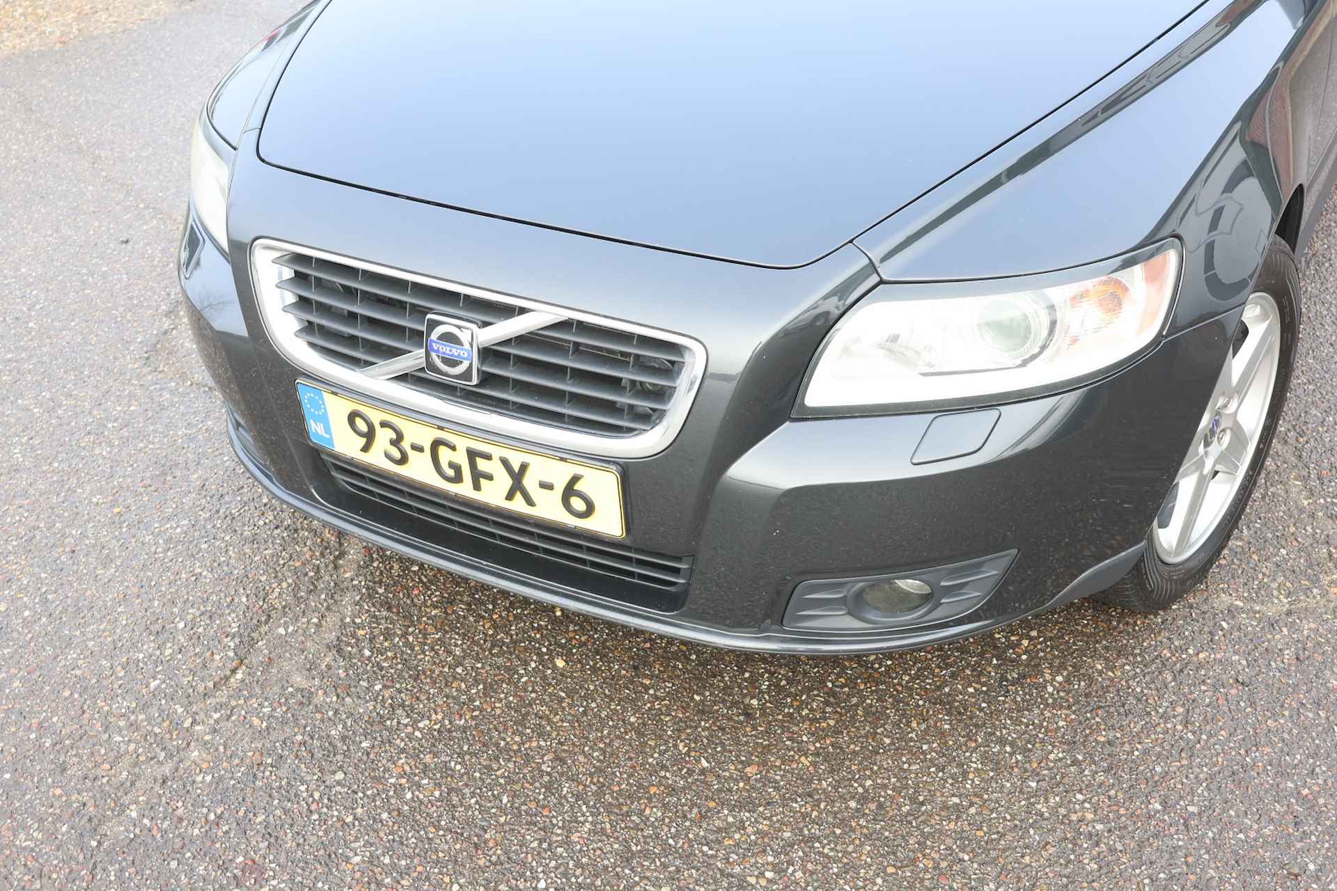 Volvo V50 1.8 Edition I NL, Boekjes, Bijzondere FRAAIE Station, SAFETY FIRST .. Climate Control L+R, Cruise control, Audio, All Season, enz. - 3/47