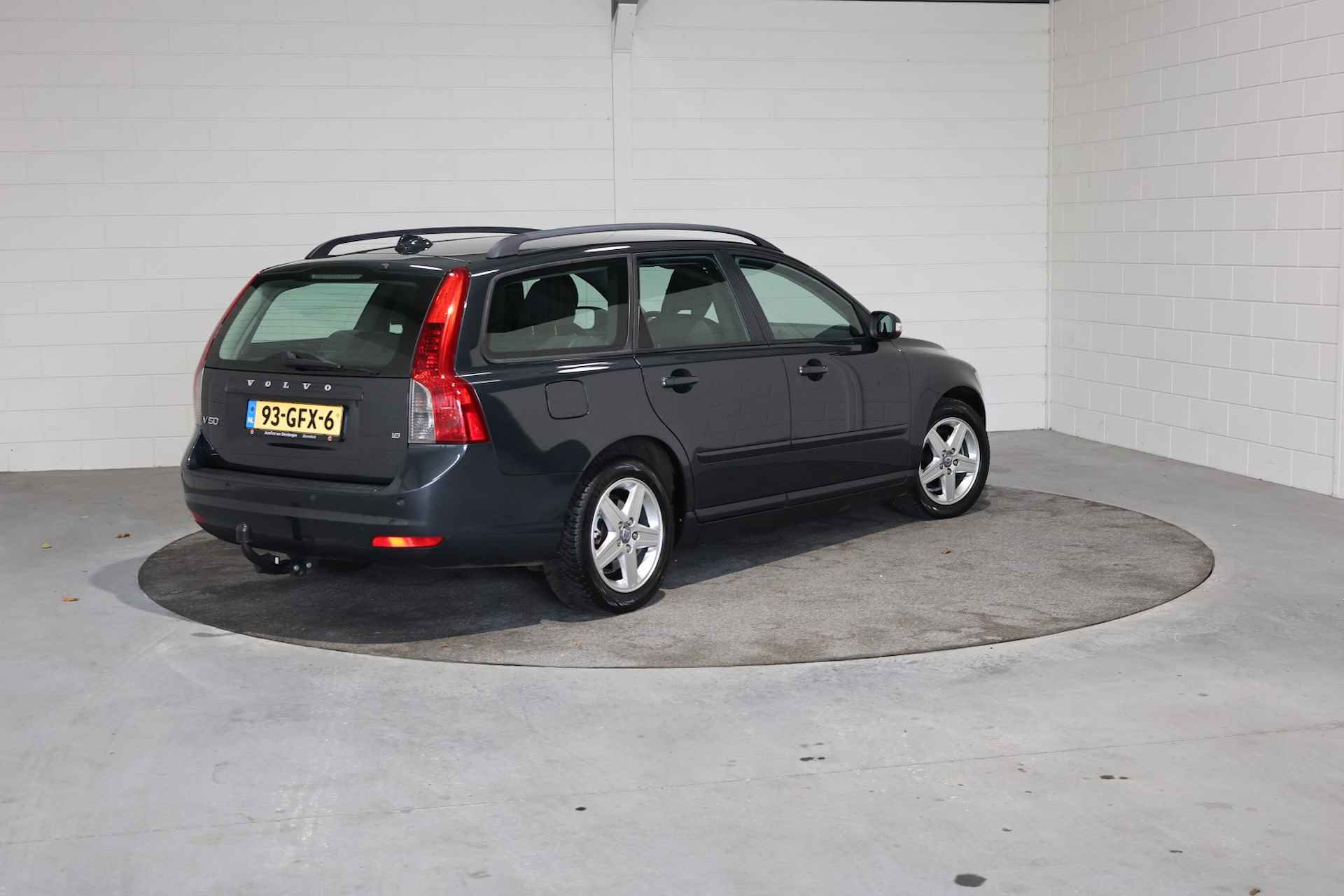 Volvo V50 1.8 Edition I NL, Boekjes, Bijzondere FRAAIE Station, SAFETY FIRST .. Climate Control L+R, Cruise control, Audio, All Season, enz. - 13/47