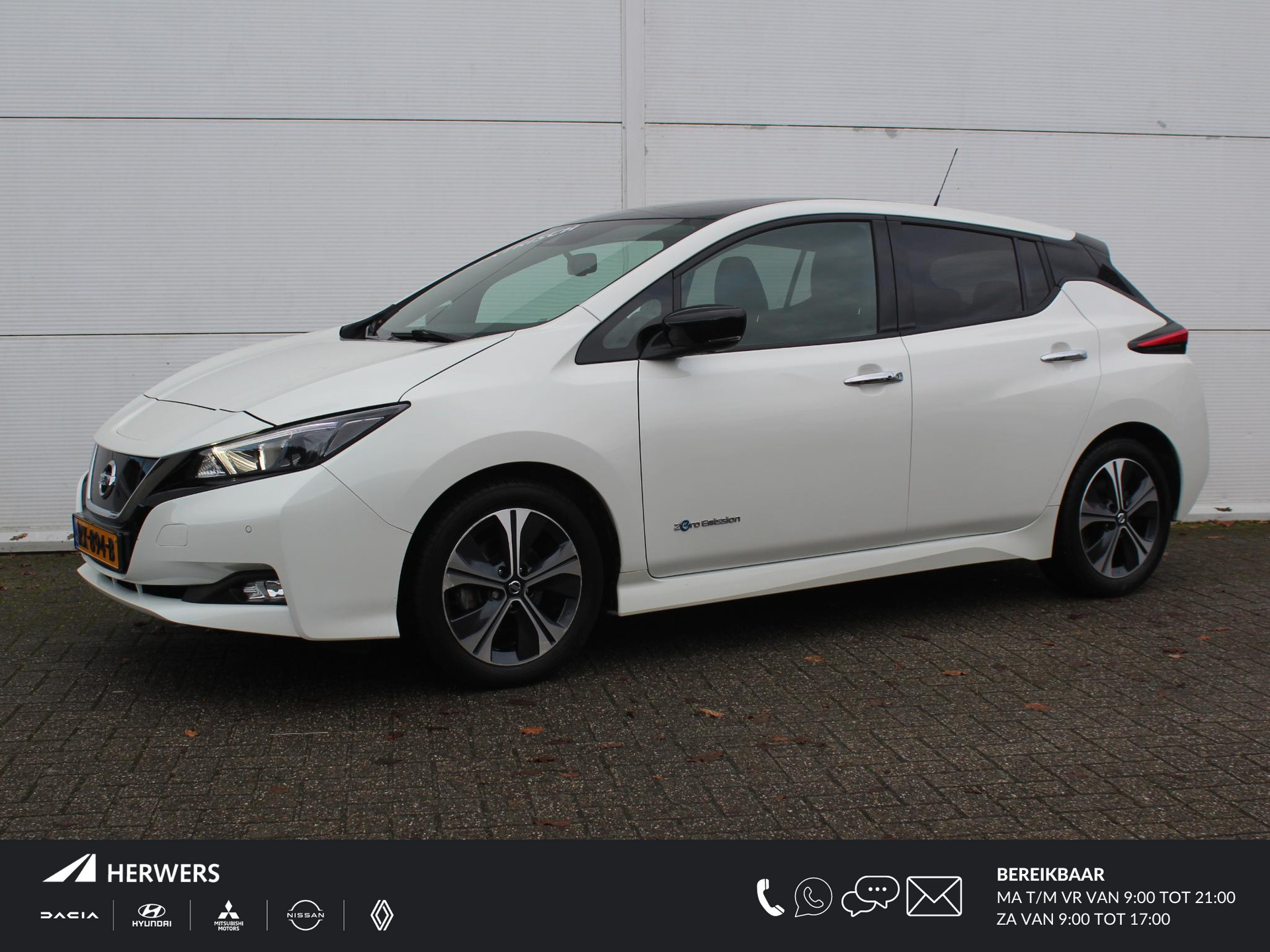 Nissan LEAF N-Connecta 40 kWh / Navigatie + Apple Carplay/Android Auto / Climate Control / Stoel- + Stuurverwarming / Cruise Control Adaptief / 360* Camera /