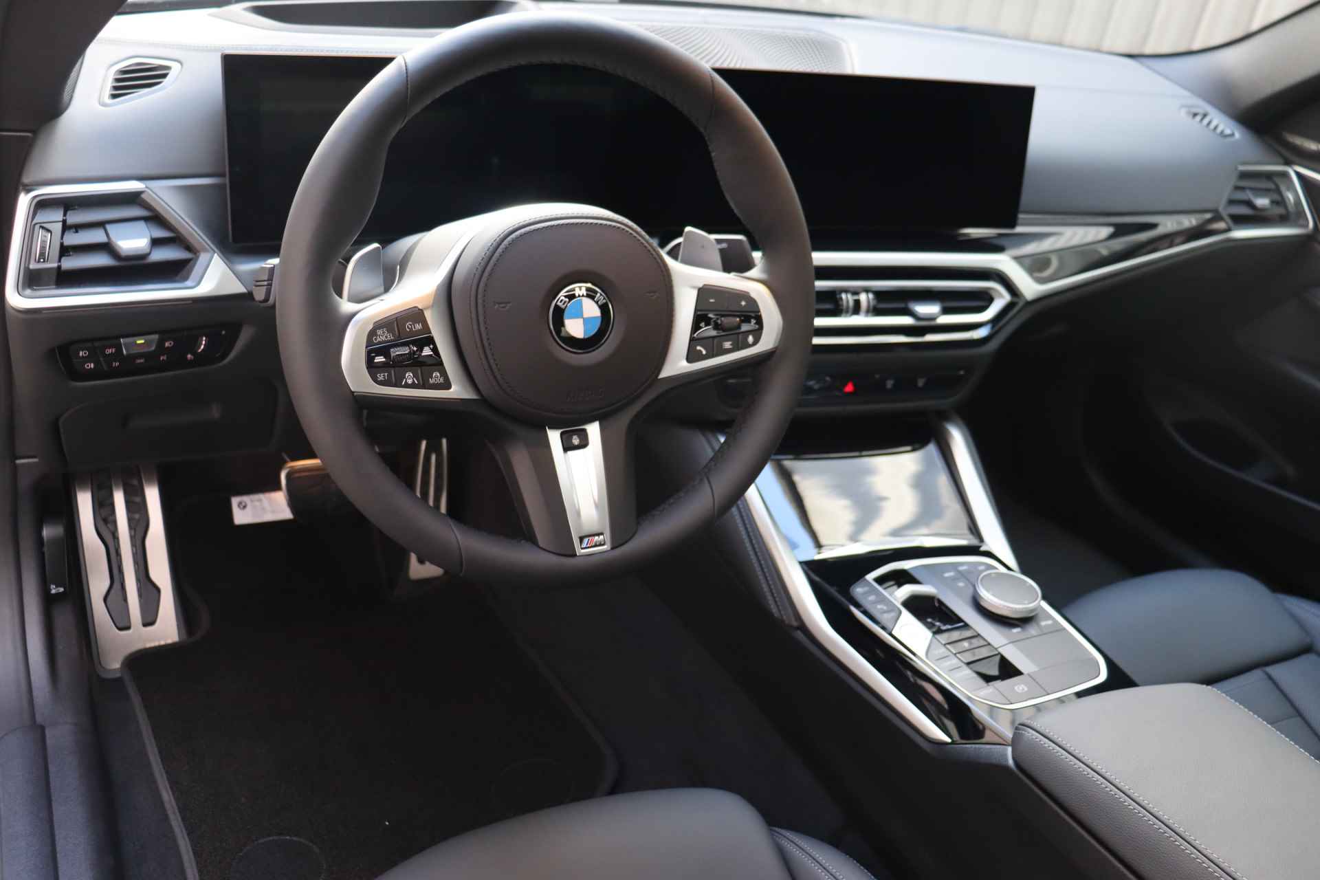 BMW 4 Serie Coupé 430i High Executive M Sport Automaat / Schuif-kanteldak / Trekhaak / Parking Assistant Plus / Adaptief M Onderstel / Comfort Access / Driving Assistant Professional - 20/23