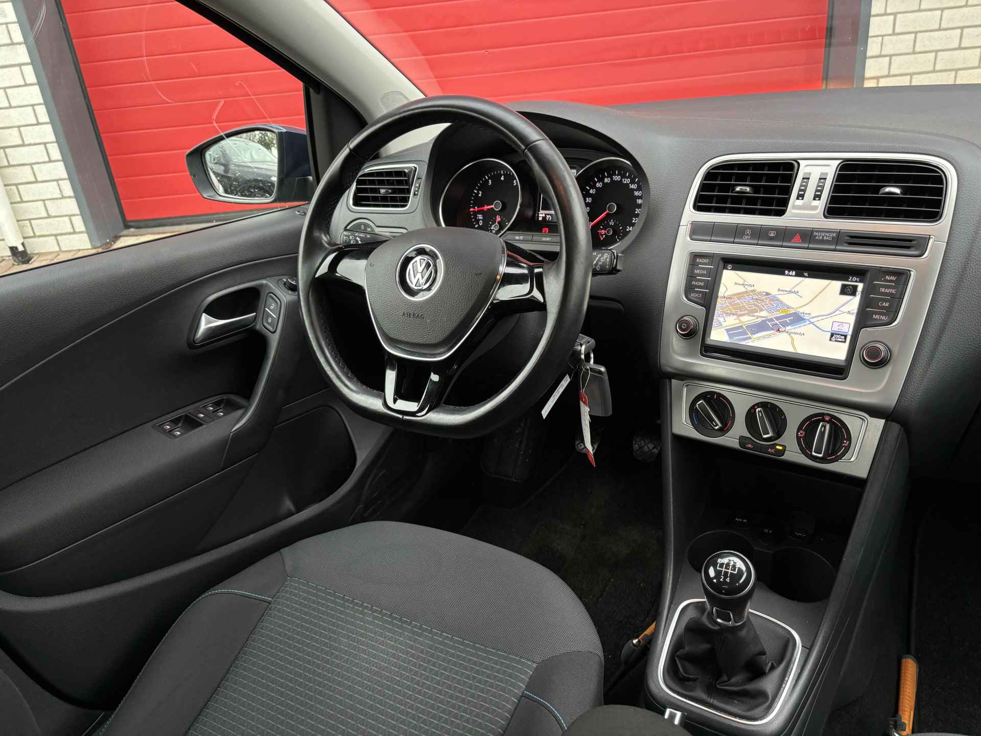 Volkswagen Polo 1.0 TSI 95PK BlueMotion Edition 1STE EIG / NAVI / AIRCO / CARPLAY / BLUETOOTH / CRUISE / NL-AUTO - 4/7