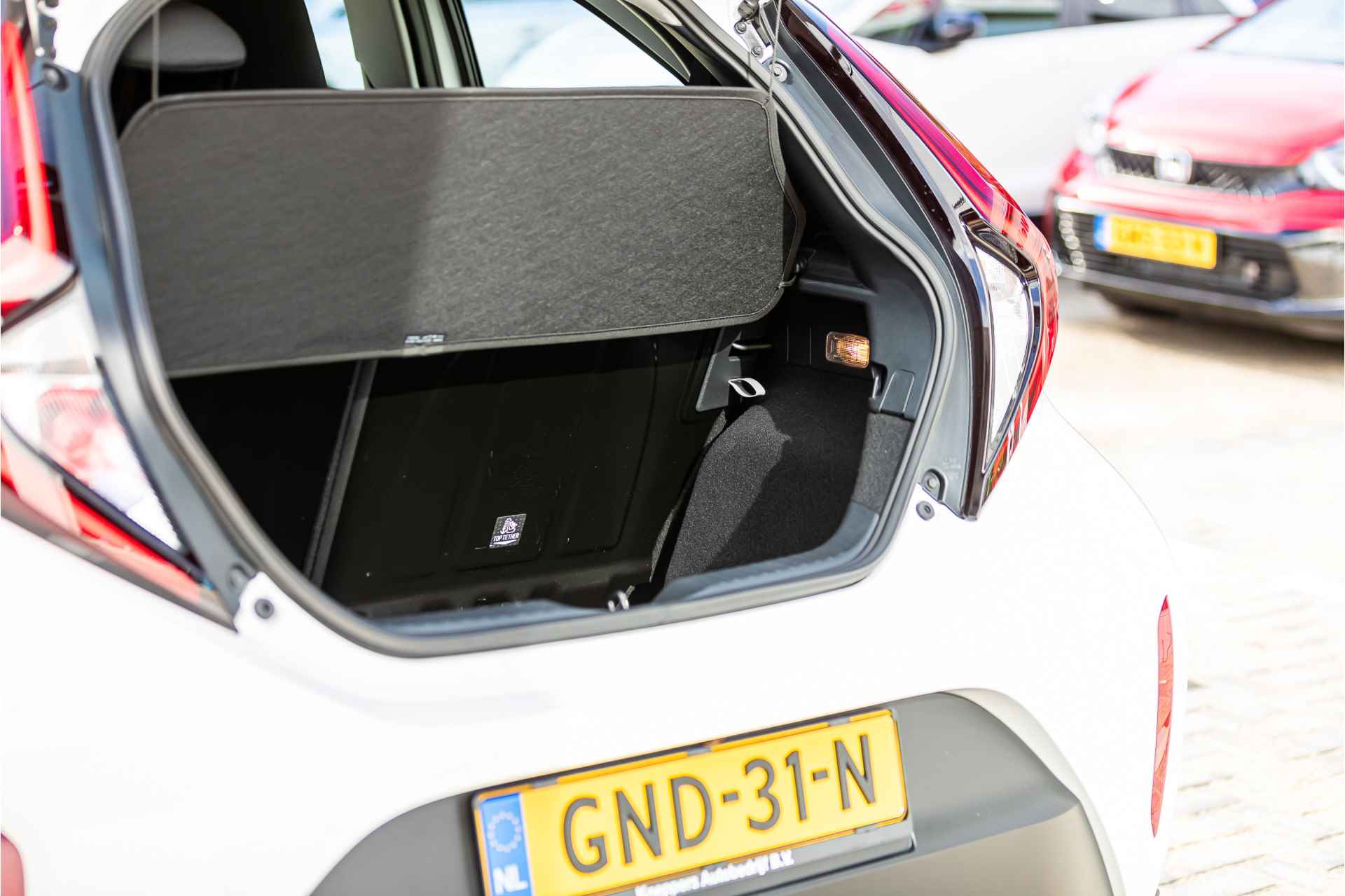 Toyota Aygo X 1.0 VVT-i MT play Cruise control, Apple/Android, Key-less, Stoelverwarming , All-in Rijklaarprijs - 12/29