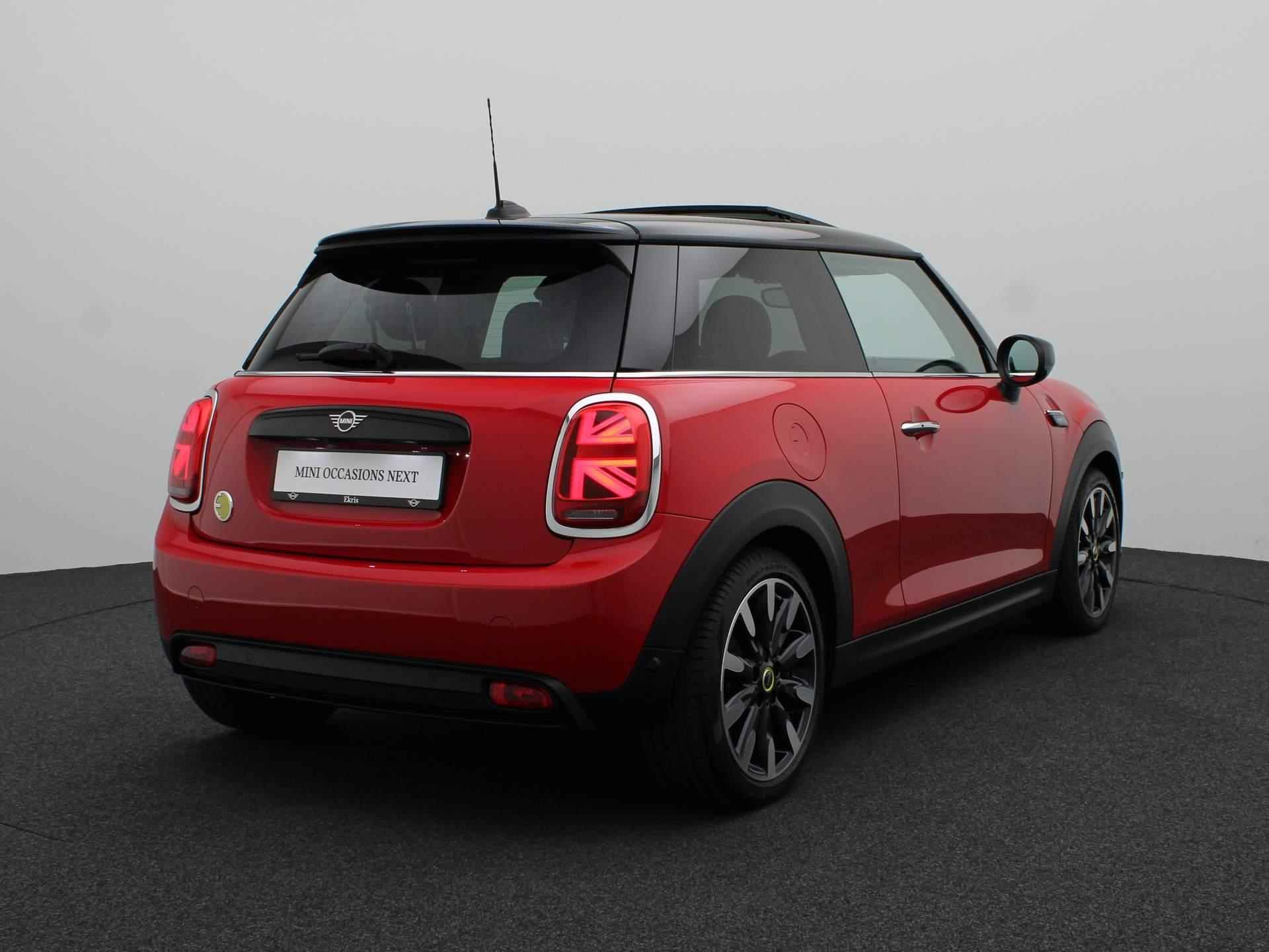 MINI Electric Cooper SE Camden Edition Premium Plus Pakket + Glazen panoramadak + Achteruitrijcamera + Harman-Kardon + Park Assistant + Driving Assistant + LED - 2/23