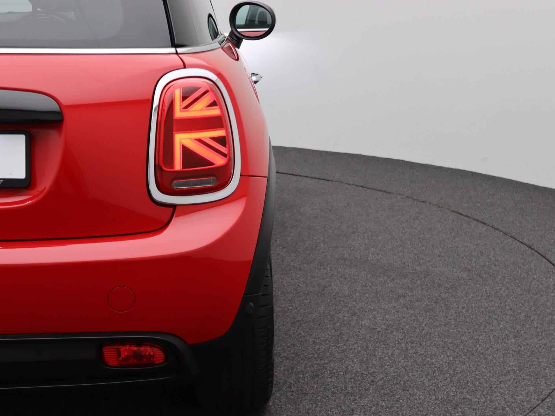 MINI Electric Cooper SE Camden Edition Premium Plus Pakket + Glazen panoramadak + Achteruitrijcamera + Harman-Kardon + Park Assistant + Driving Assistant + LED - 21/23