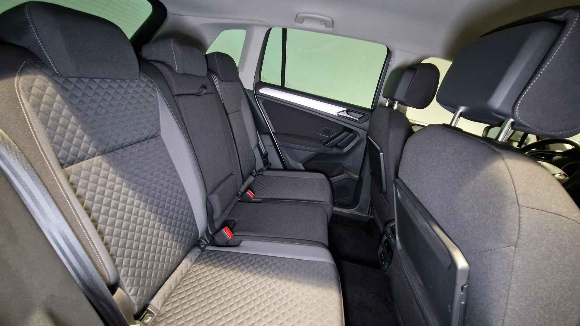 Volkswagen Tiguan 1.5 TSI Comfortline Business | Trekhaak - 9/29