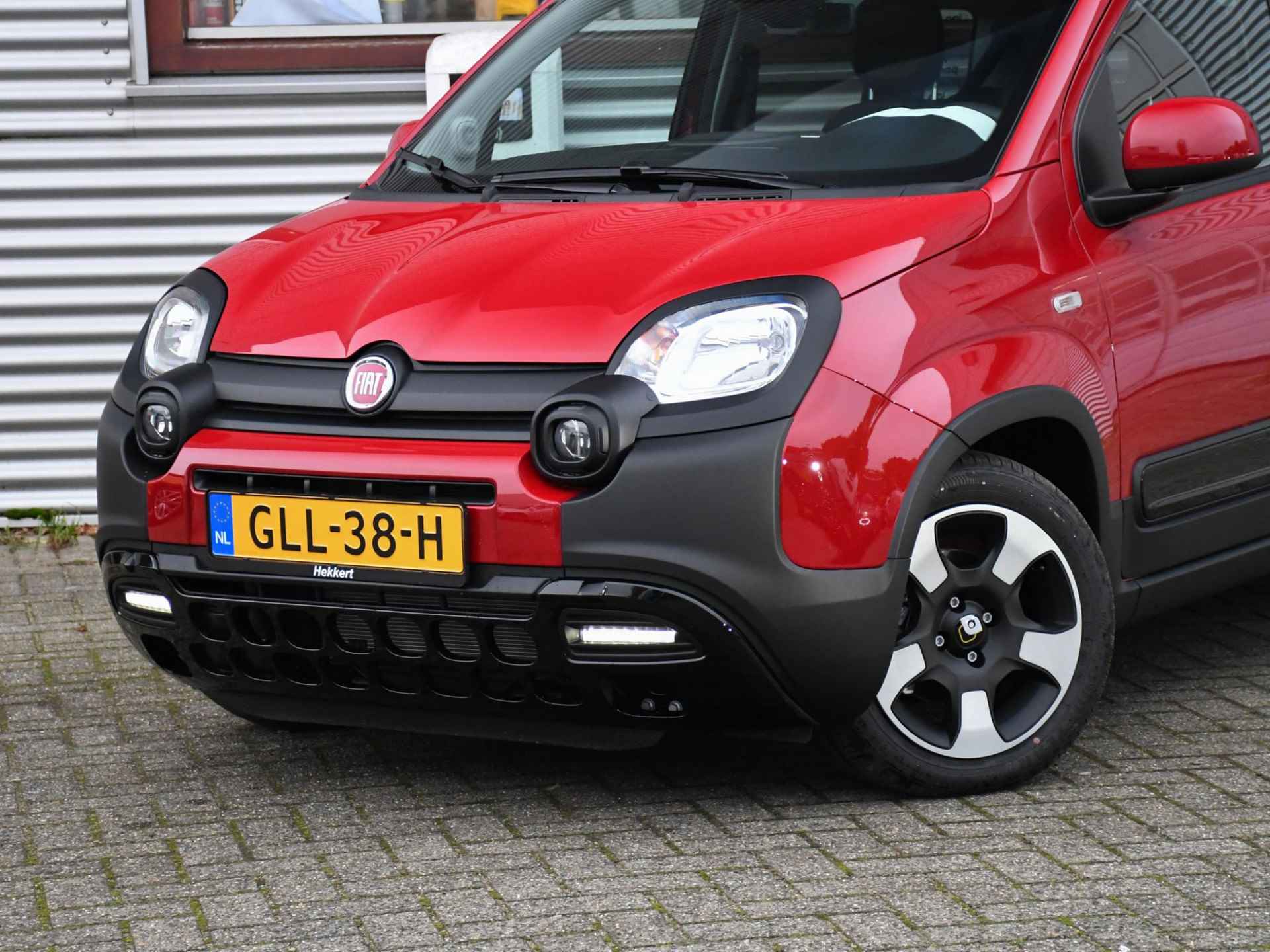 Fiat Panda Pandina 1.0 Hybrid 70pk APPLE CARPLAY | DAB | PDC ACHTER | PRIVACY GLASS | CRUISE | 15'' - 2/24