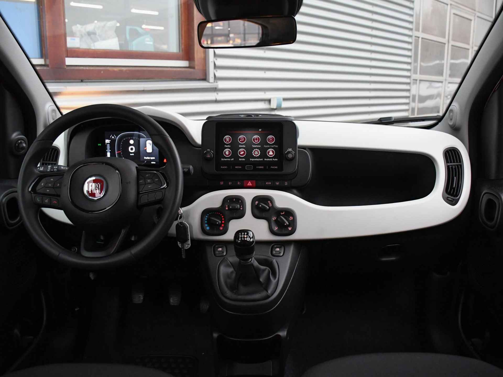 Fiat Panda Pandina 1.0 Hybrid 70pk APPLE CARPLAY | DAB | PDC ACHTER | PRIVACY GLASS | CRUISE | 15'' - 11/24