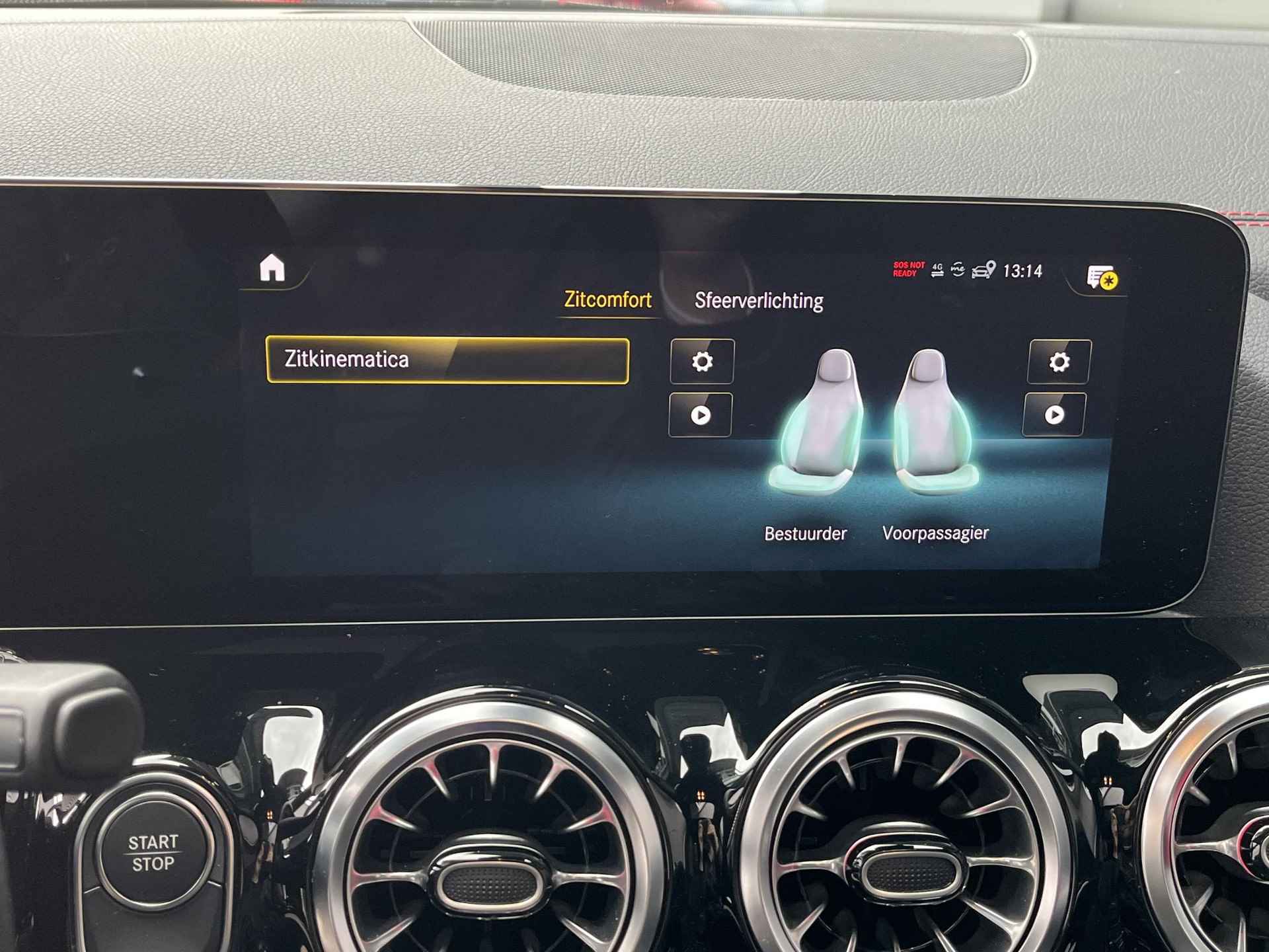 Mercedes-Benz EQA 250 | Panoramadak | AMG Line | Premium Pakket | Night Pakket | Panoramadak | Trekhaak | Elektrisch Verstelbare Voorstoelen + Memory | Dodehoekassistent | Advanced Sound System | Apple CarPlay | Android Auto | Alarm | Sfeerverlichting | Showmodel - 17/23