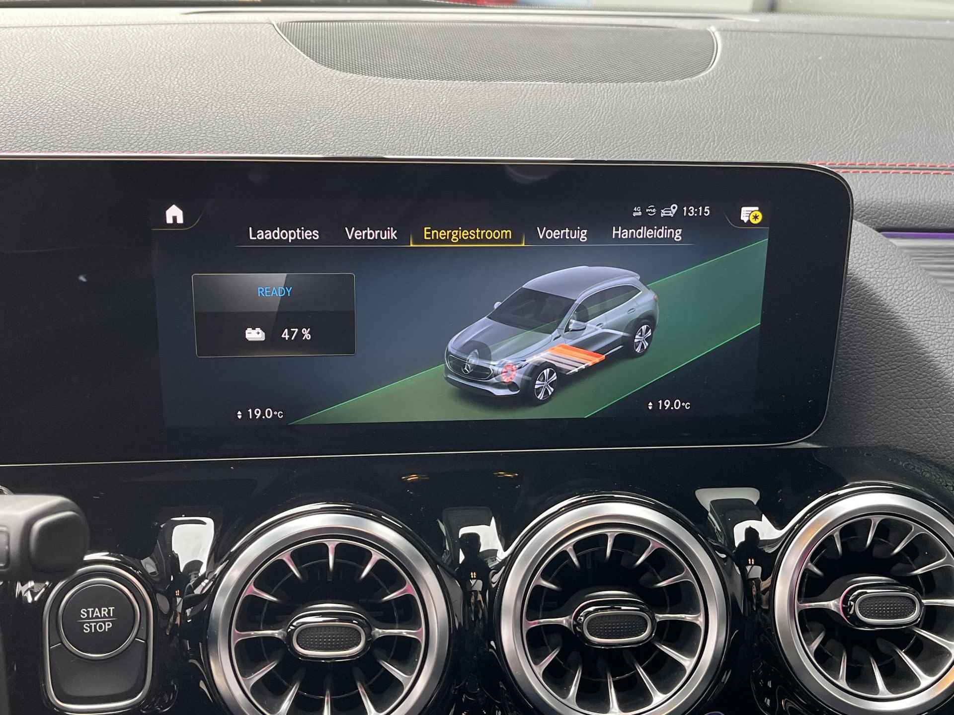 Mercedes-Benz EQA 250 | Panoramadak | AMG Line | Premium Pakket | Night Pakket | Panoramadak | Trekhaak | Elektrisch Verstelbare Voorstoelen + Memory | Dodehoekassistent | Advanced Sound System | Apple CarPlay | Android Auto | Alarm | Sfeerverlichting | Showmodel - 21/23