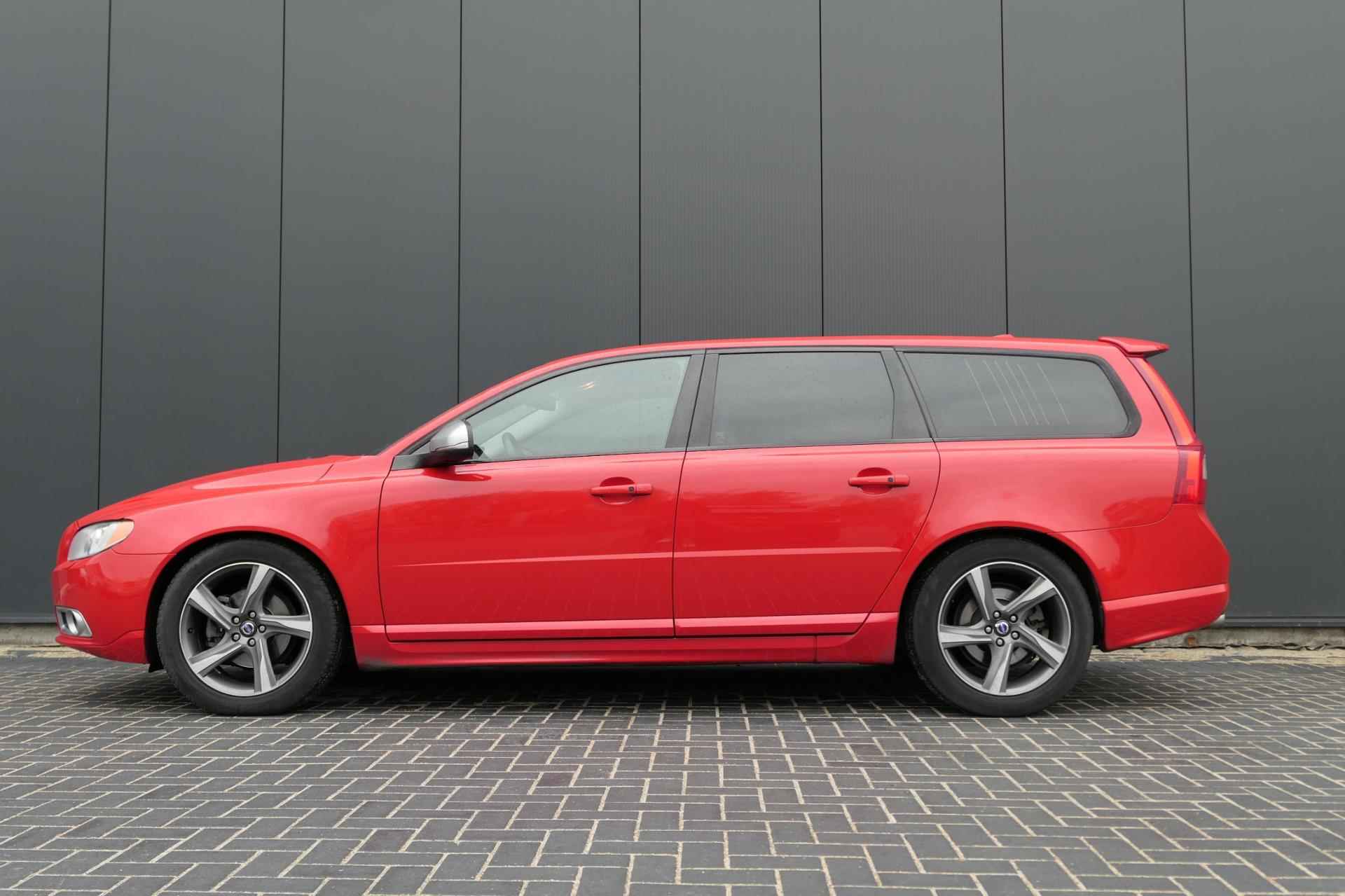 Volvo V70 1.6 D2 R-Design NAP Leder Navi Cruise Trekhaak - 2/19