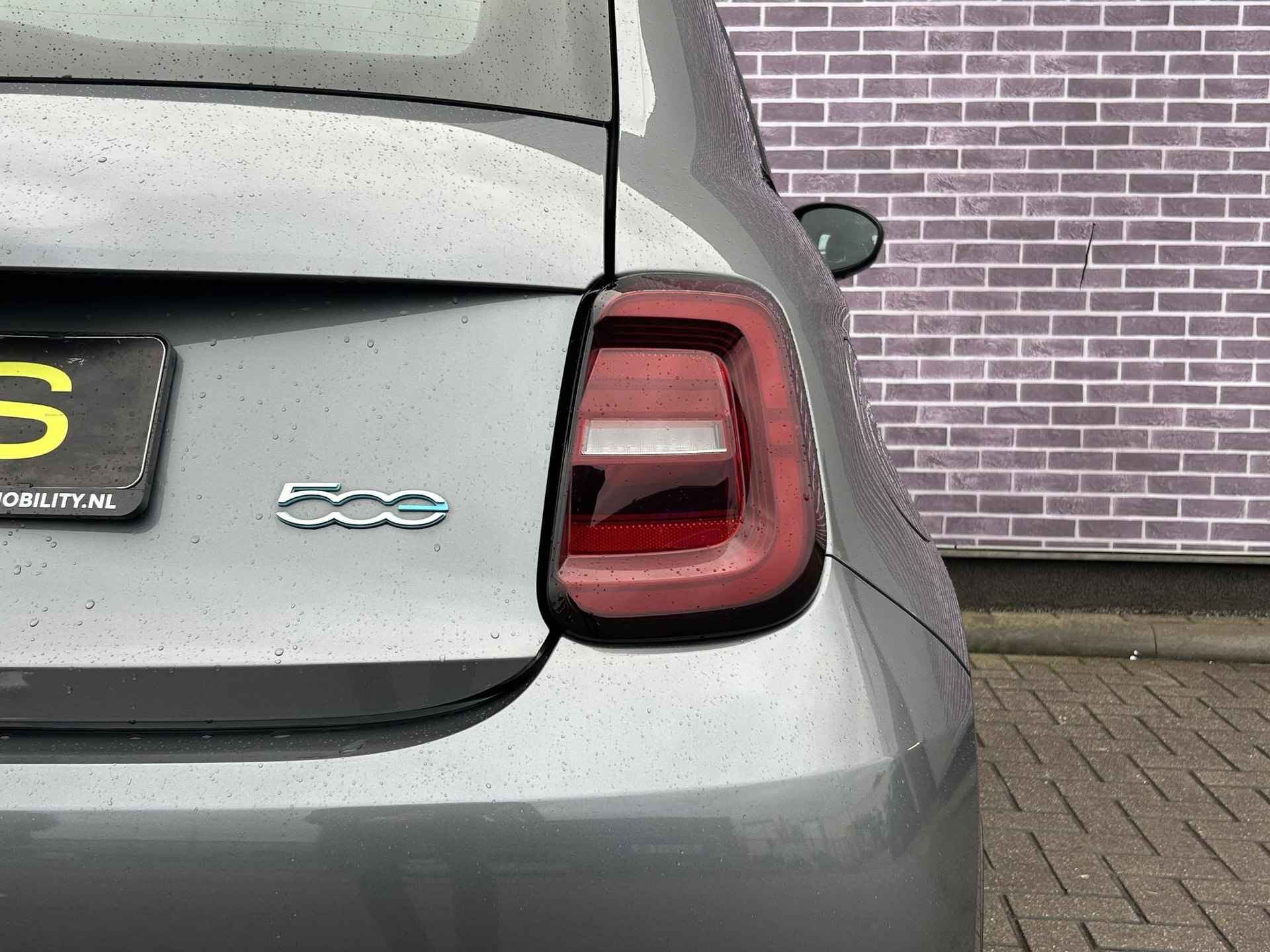 Fiat 500 3+1 Icon 42 kWh Cruise control | Stoelverwarming | Navigatie | DAB | Camera | Laneassist | PDC | Spraakbediening | Keyless | - 33/37