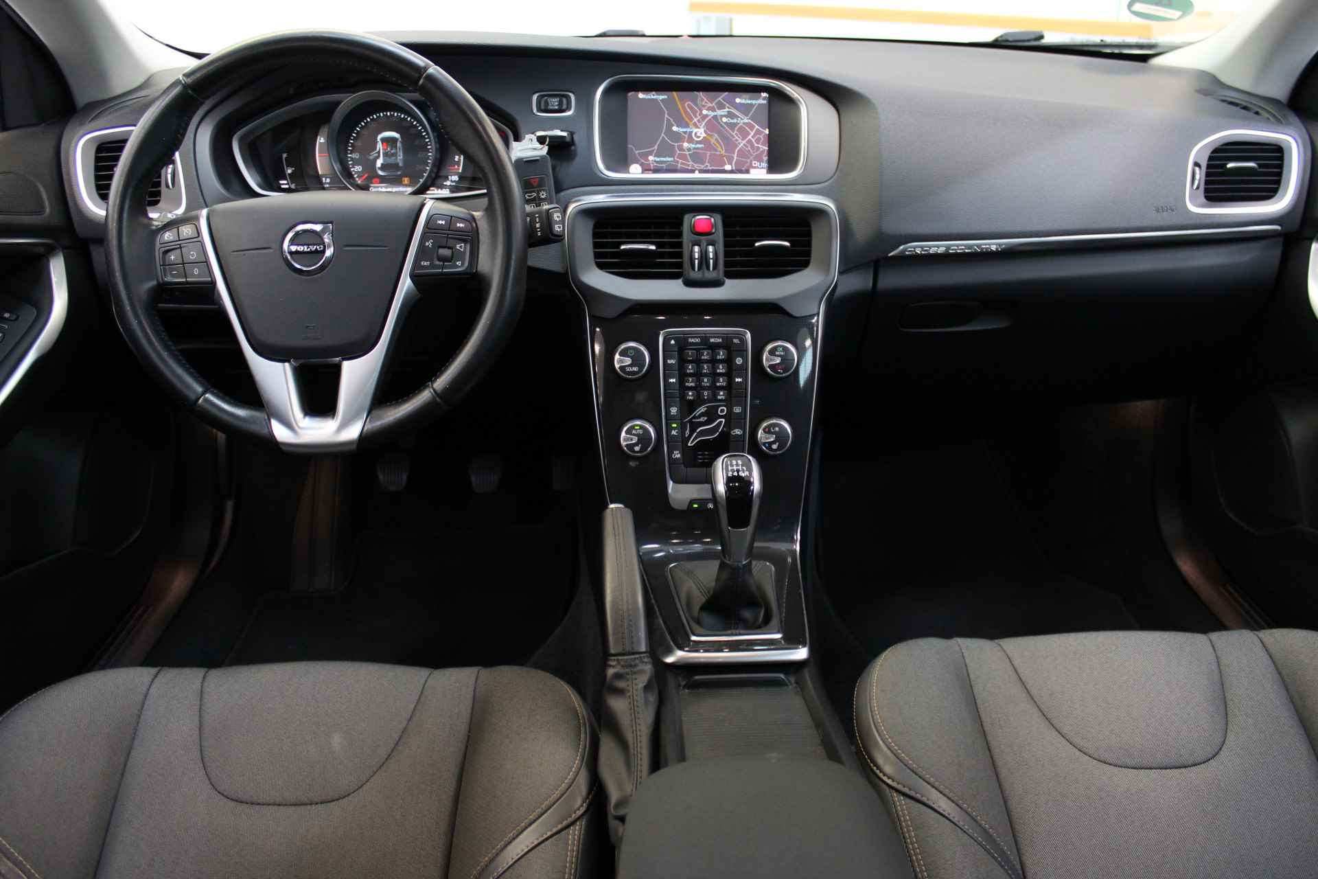 Volvo V40 Cross Country T3 152PK Nordic+ | Stoelverwarming | Parkeerverwarming | LED | Verwarmde Voorruit | Navigatie - 5/48