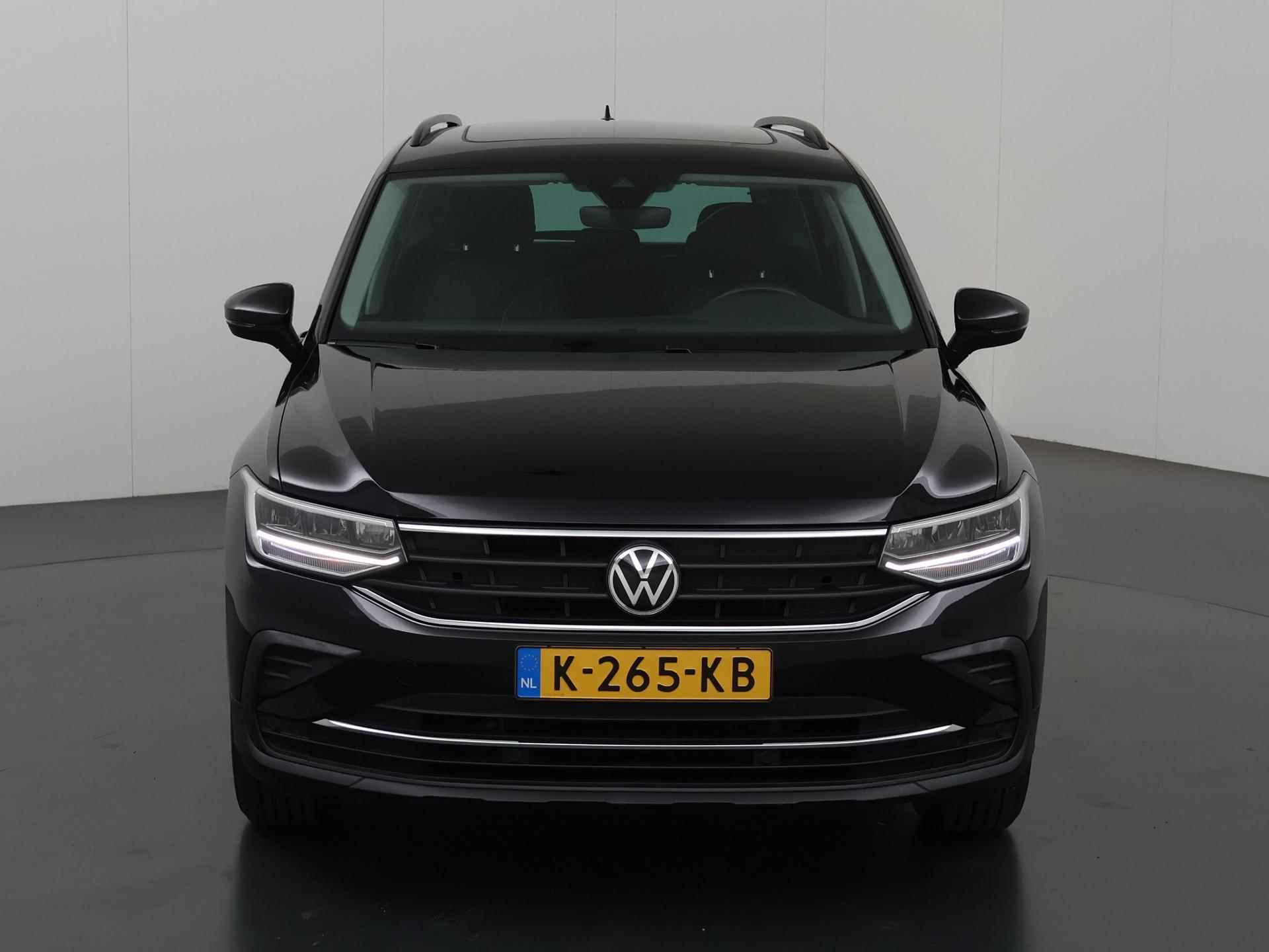 Volkswagen Tiguan 1.5 TSI Life | Trekhaak | Panoramadak | Navigatie | Stoelverwarming | Climate Control | Carplay | - 4/42