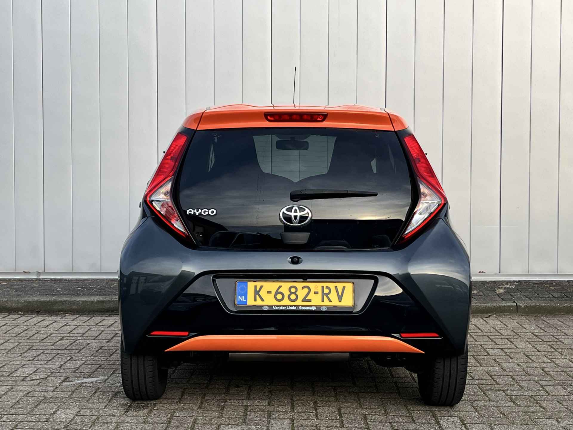 Toyota Aygo 1.0 VVT-i x-JBL Clima Camera Apple Carplay Android auto NL auto 1e Eigenaar - 3/23