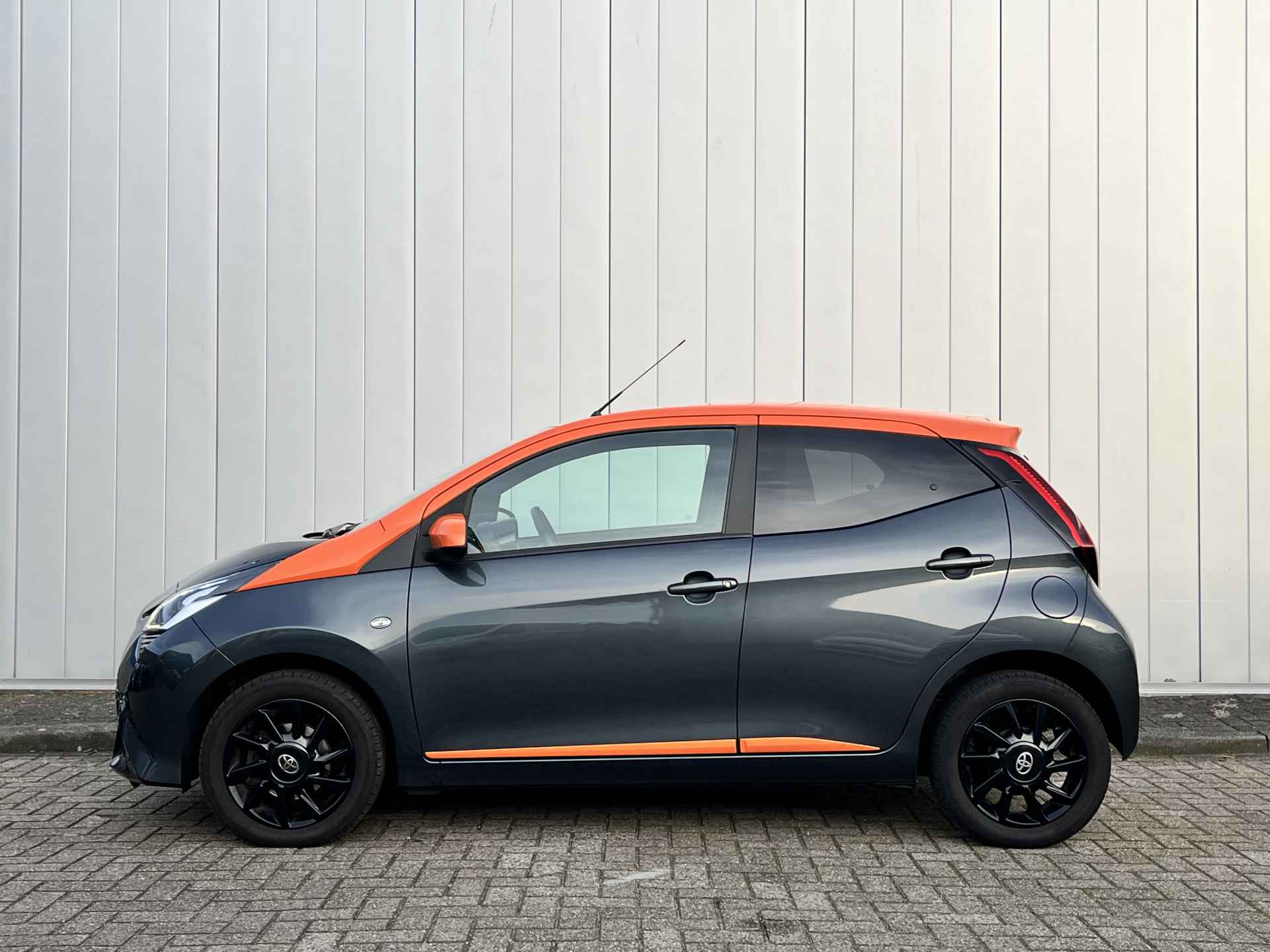 Toyota Aygo 1.0 VVT-i x-JBL Clima Camera Apple Carplay Android auto NL auto 1e Eigenaar - 4/23