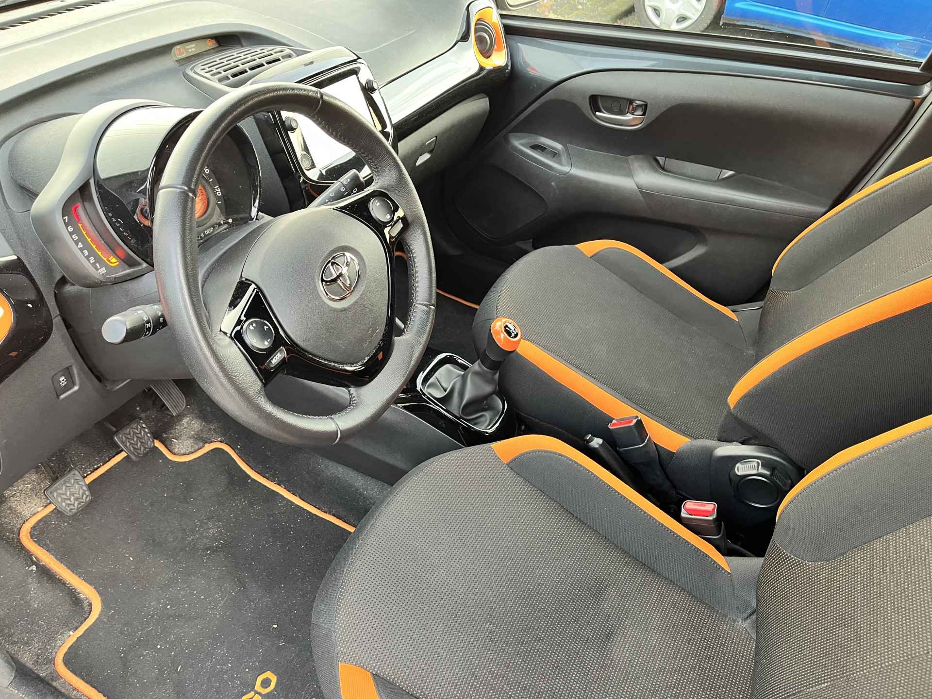 Toyota Aygo 1.0 VVT-i x-JBL Clima Camera Apple Carplay Android auto NL auto 1e Eigenaar - 6/23