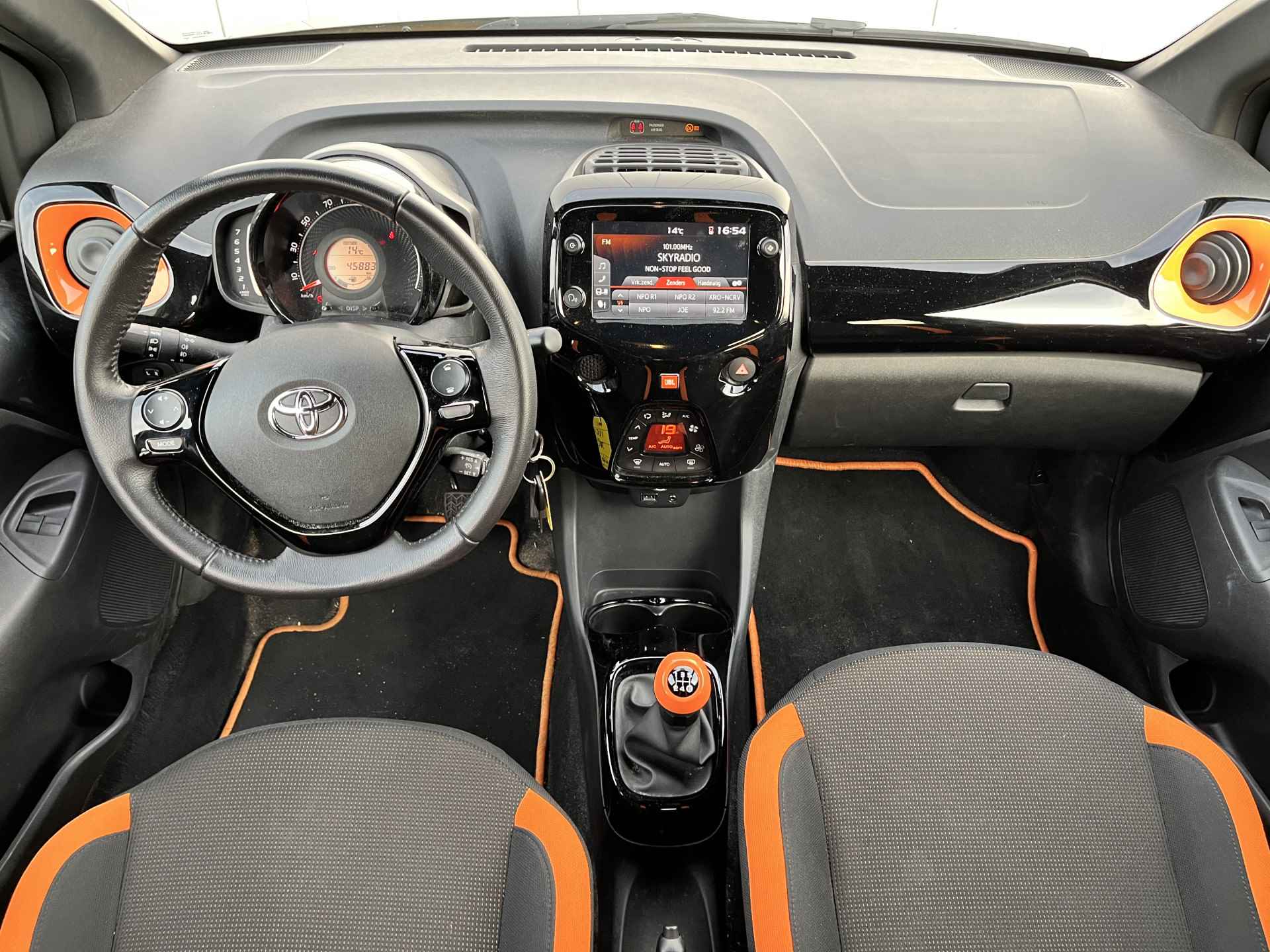 Toyota Aygo 1.0 VVT-i x-JBL Clima Camera Apple Carplay Android auto NL auto 1e Eigenaar - 9/23