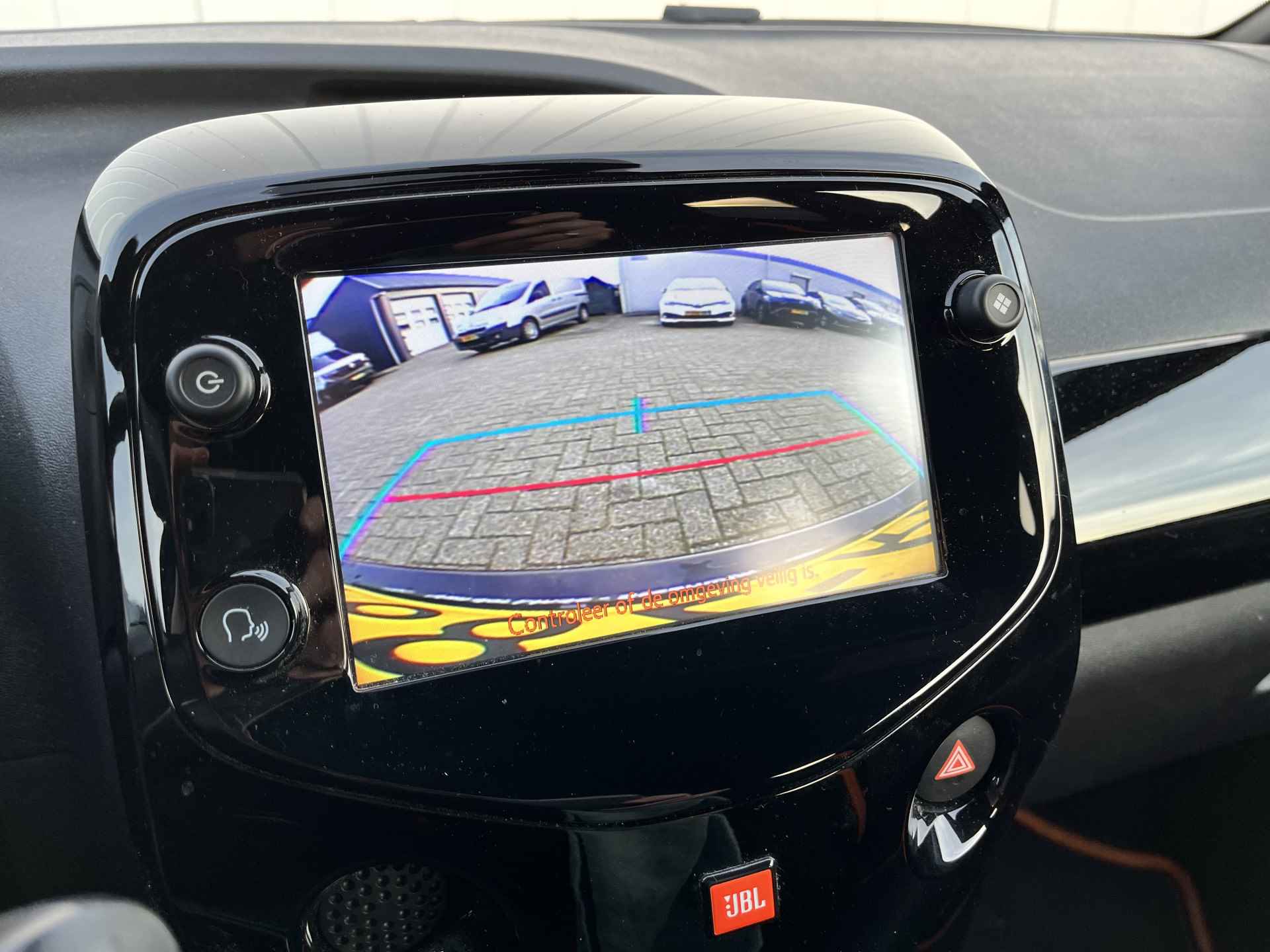 Toyota Aygo 1.0 VVT-i x-JBL Clima Camera Apple Carplay Android auto NL auto 1e Eigenaar - 12/23