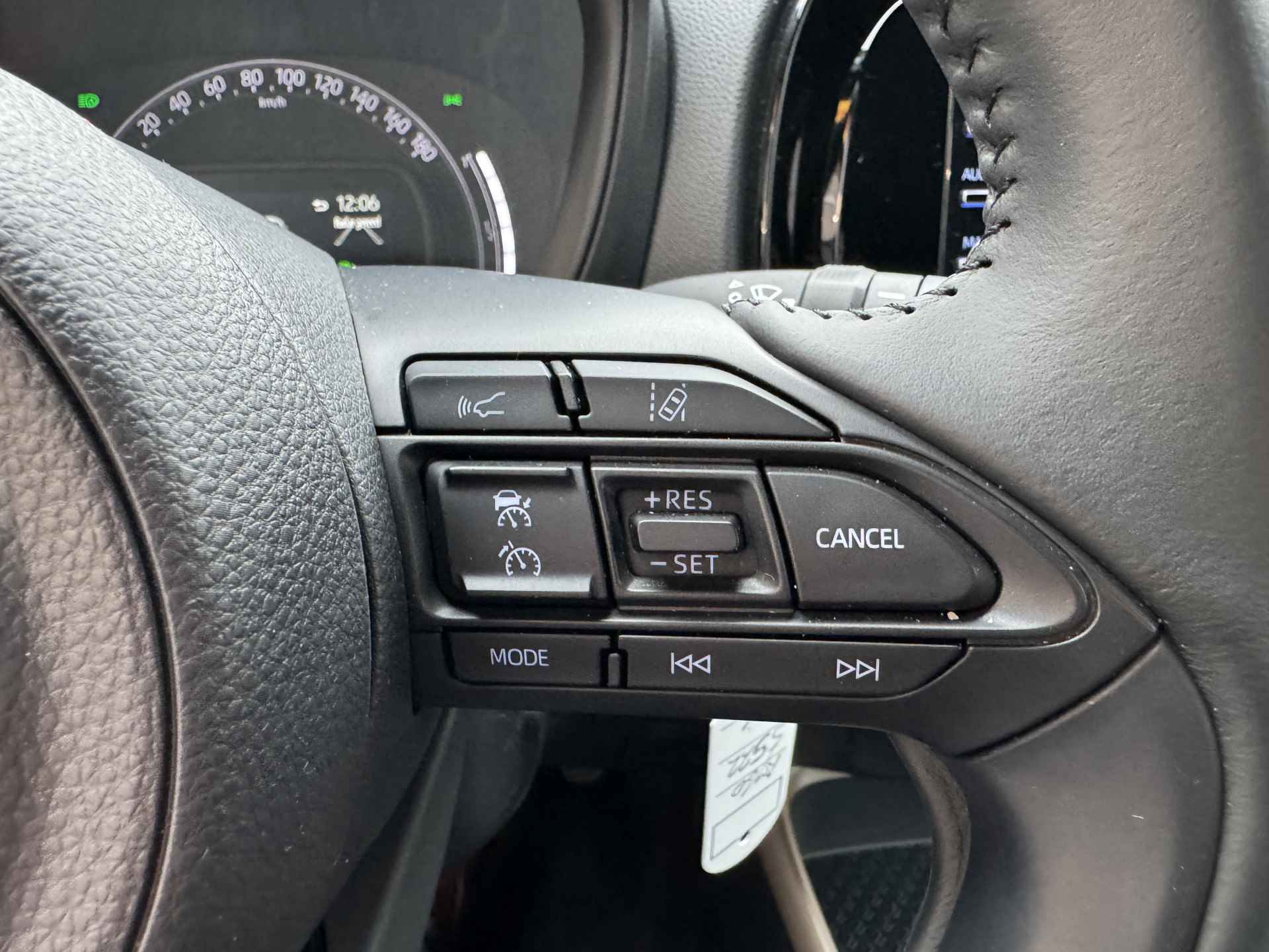 Toyota Aygo X 1.0 VVT-i MT Pulse - PRIVATE LEASE va. € 299,- pm. - 25/33