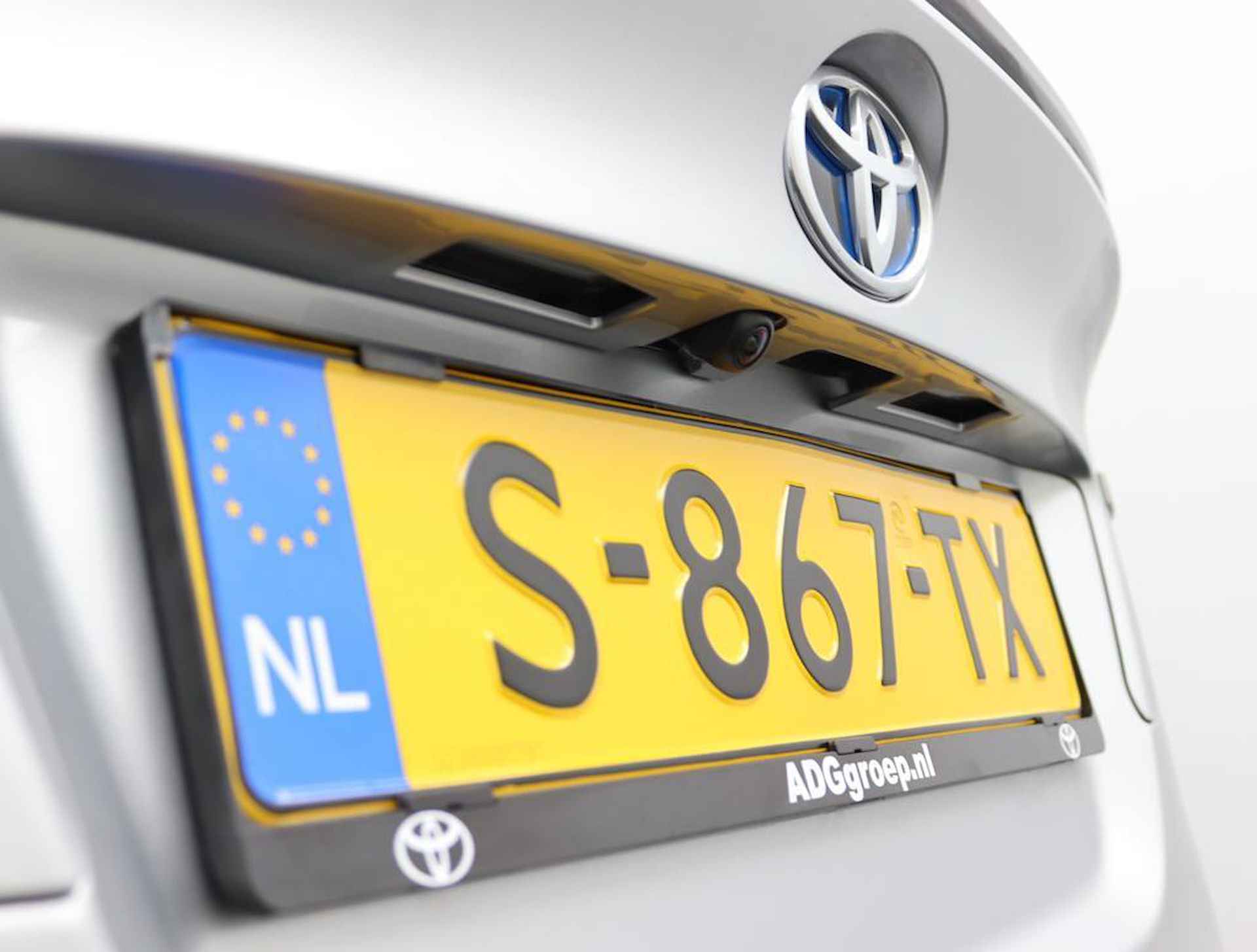 Toyota C-HR 1.8 Hybrid Dynamic | Navigatie | Dodehoek Detectie | Keyless Entry | Parkeersensoren Rondom | Toyota Safety Sense | - 39/52