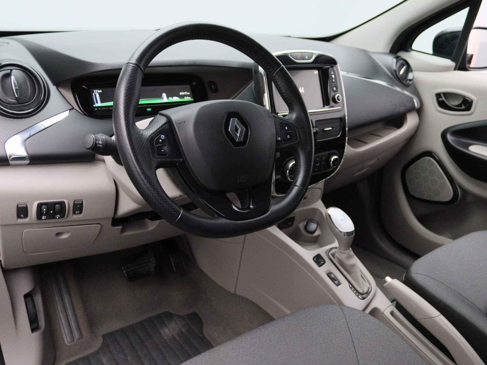Renault ZOE Q210 Zen Quickcharge 22 kWh HUURBATTERIJ RIJKLAAR | Camera | Climate | Navi - 4/73