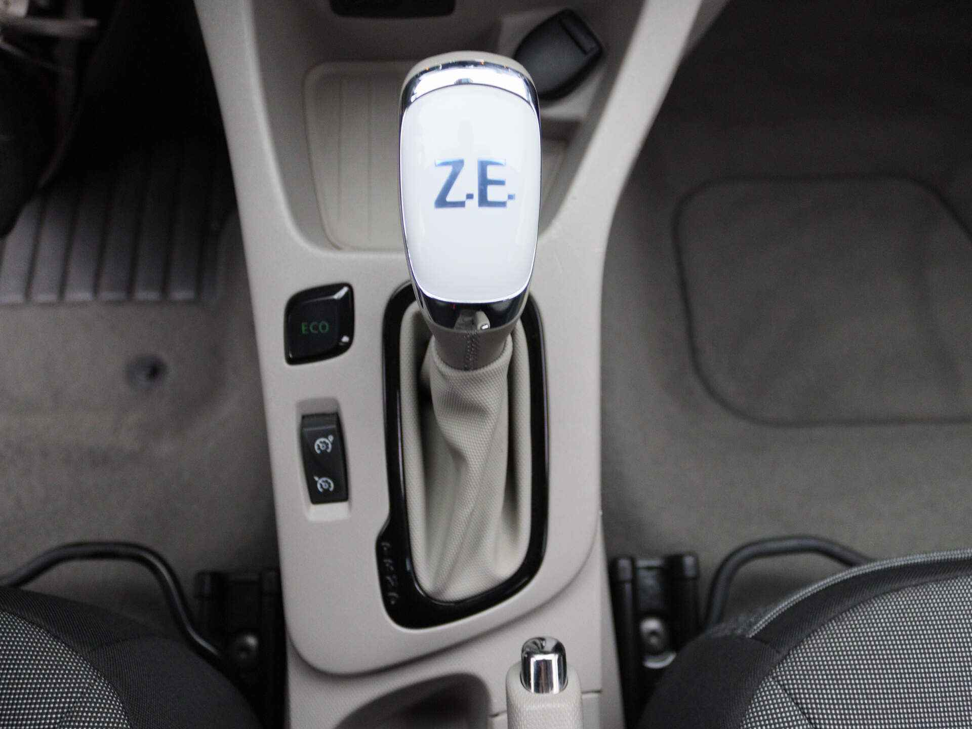Renault ZOE Q210 Zen Quickcharge 22 kWh HUURBATTERIJ RIJKLAAR | Camera | Climate | Navi - 21/73