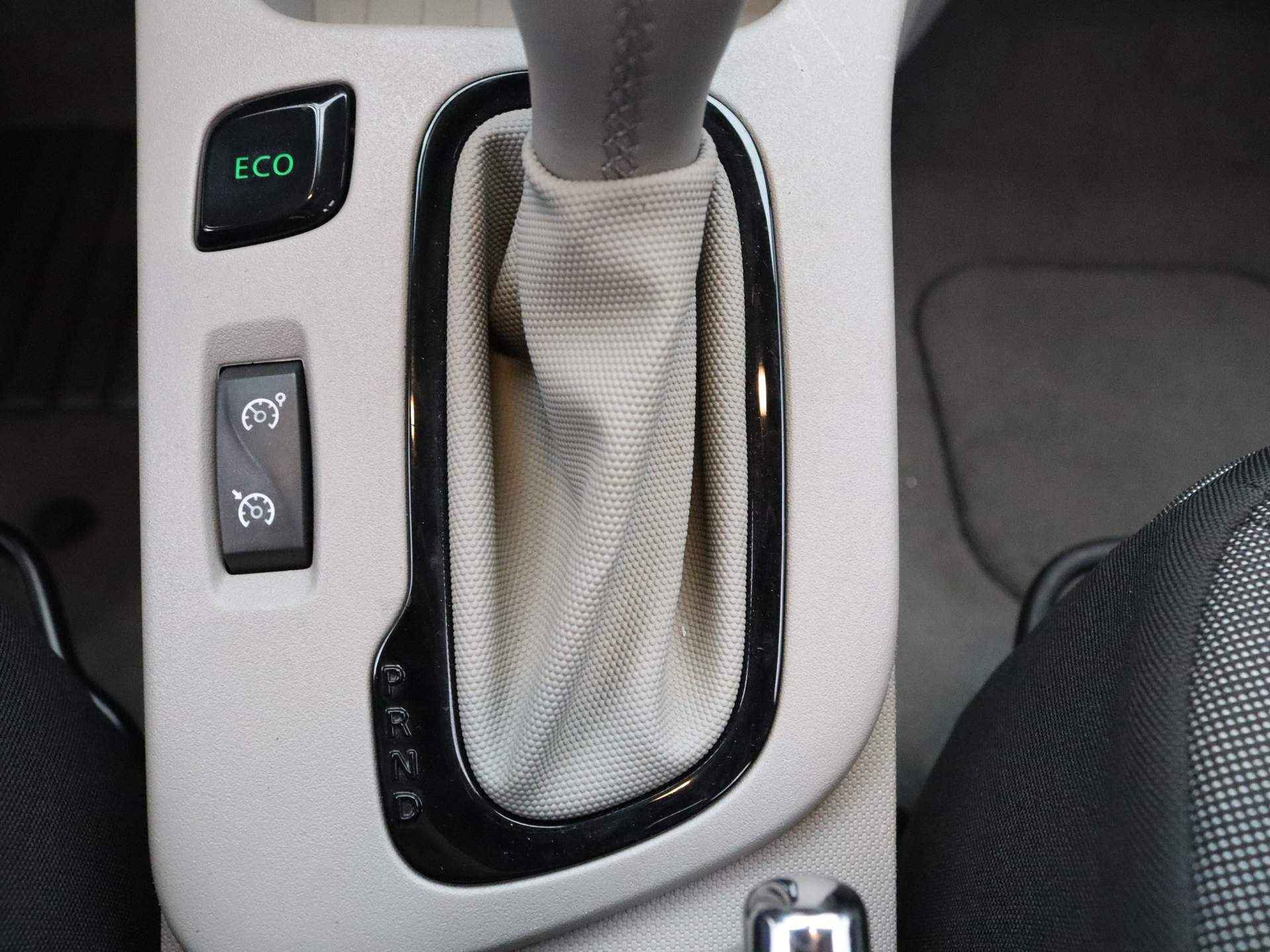 Renault ZOE Q210 Zen Quickcharge 22 kWh HUURBATTERIJ RIJKLAAR | Camera | Climate | Navi - 49/73