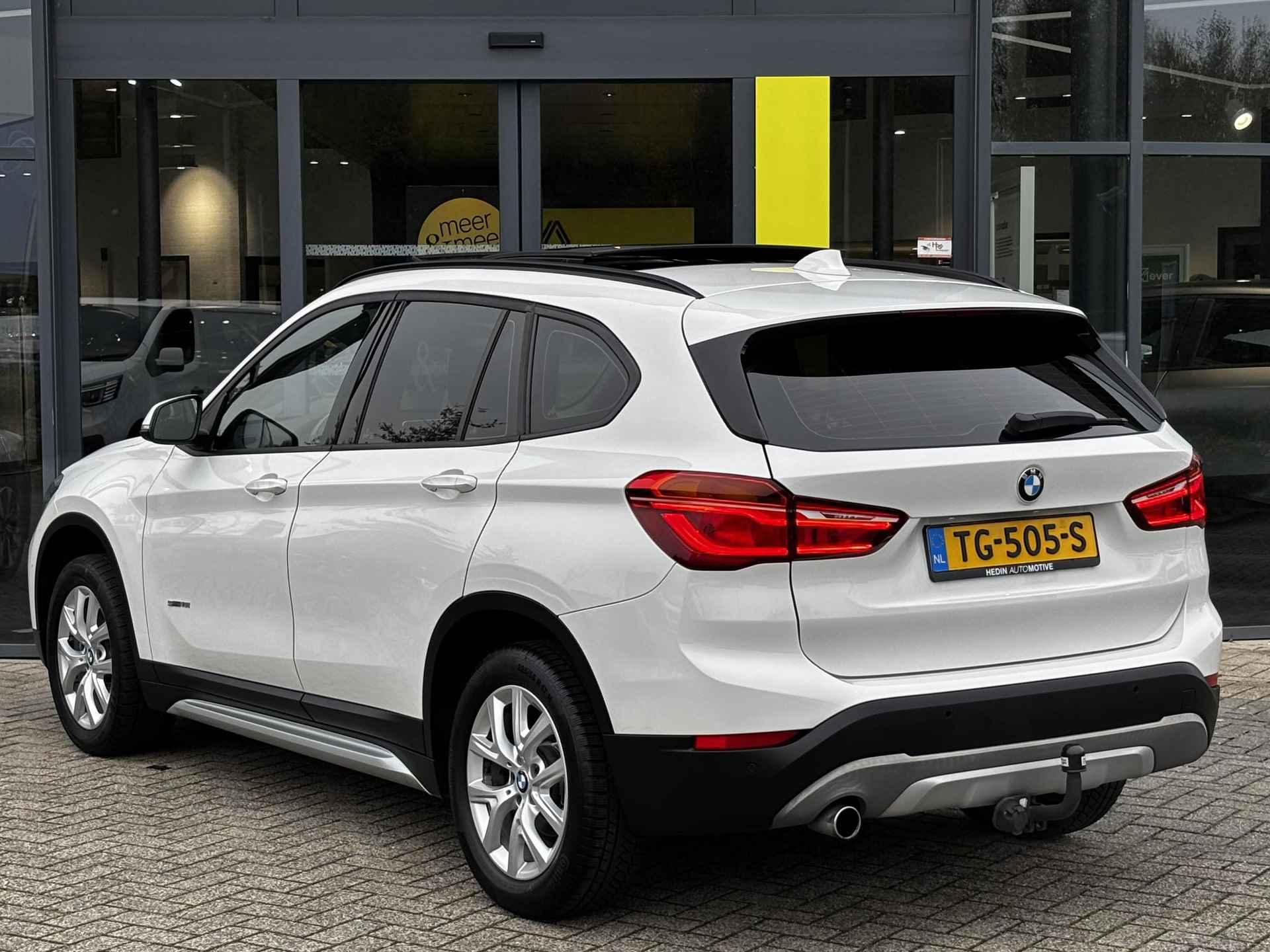 BMW X1 sDrive18i High Executive Navigatie | Cruise Control | Climate Control | Lichtmetalen velgen | Parkeersensoren | Panoramadak - 4/24