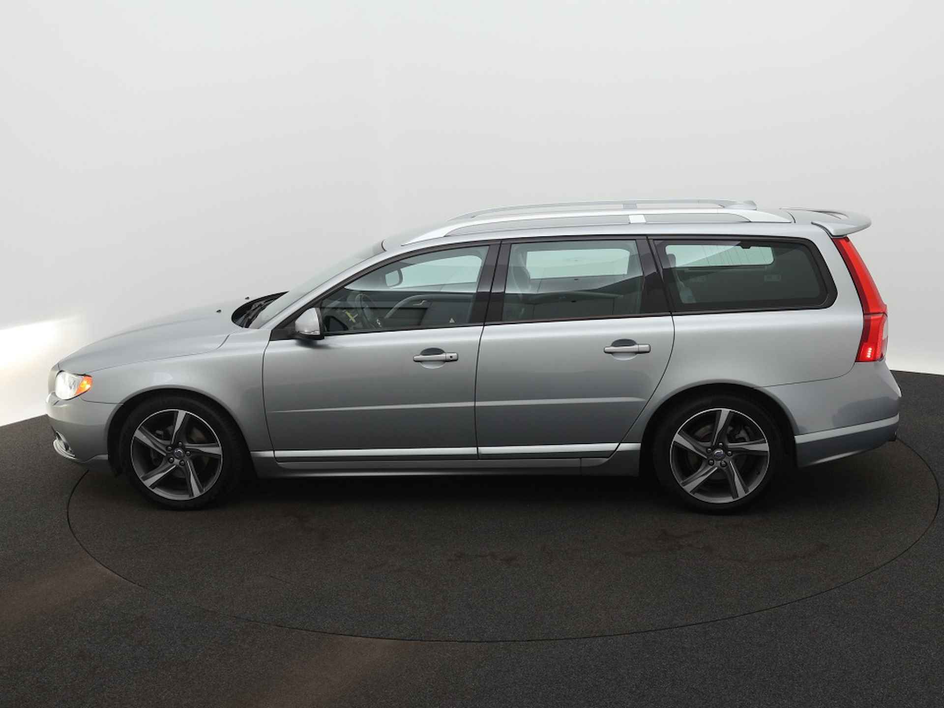 Volvo V70 1.6 T4 R-Edition | Lederen bekleding | Trekhaak - 2/33