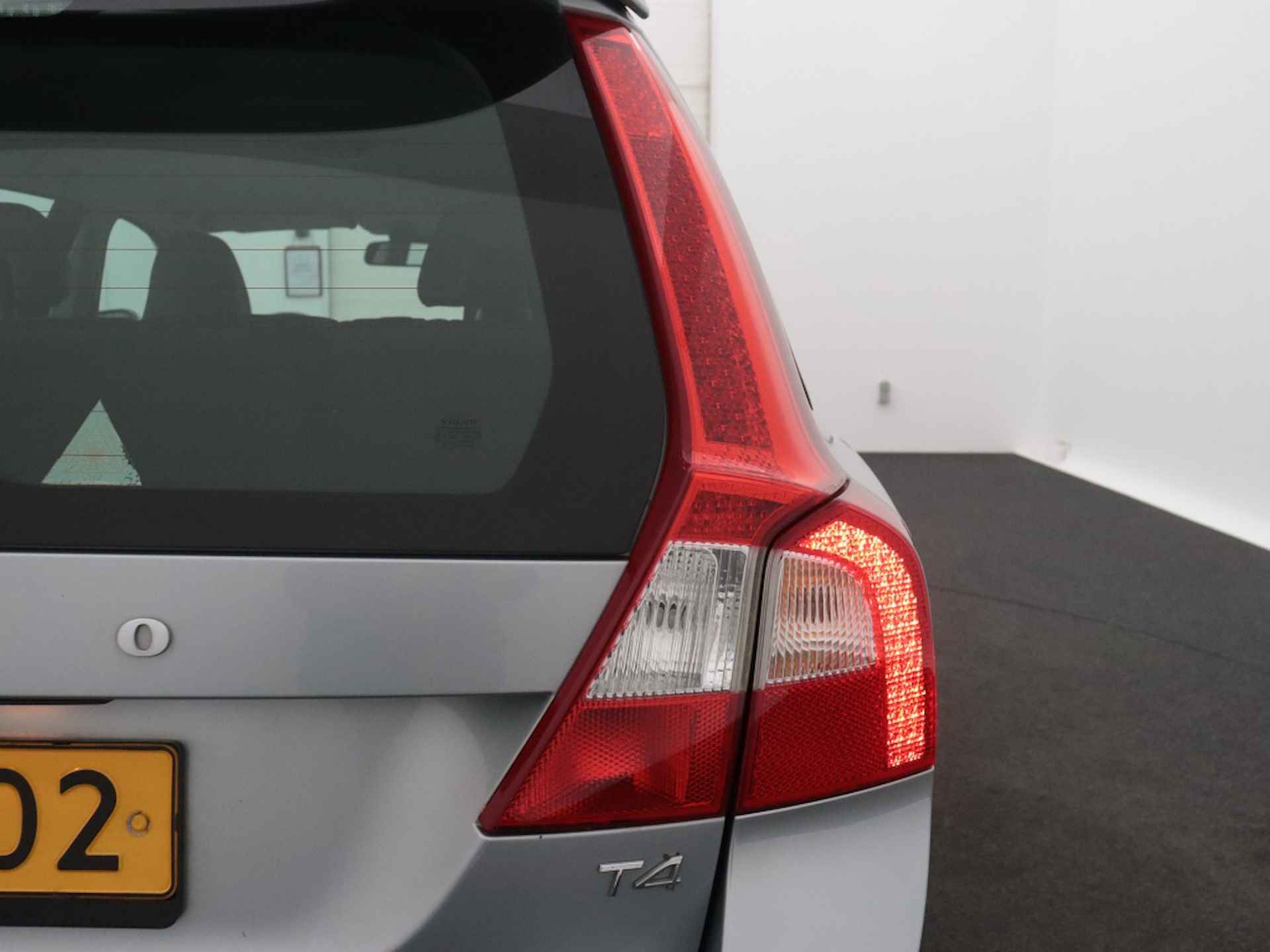 Volvo V70 1.6 T4 R-Edition | Lederen bekleding | Trekhaak - 32/33