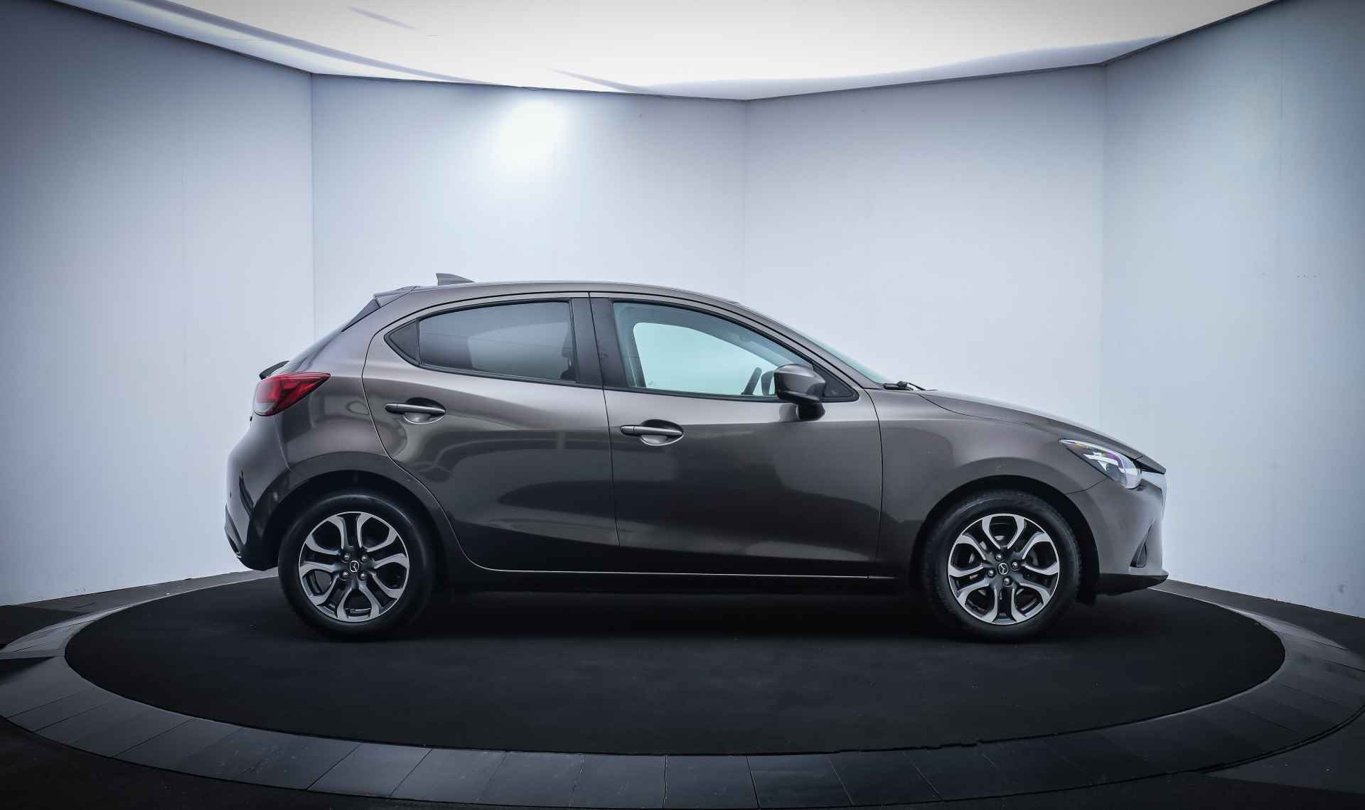 Mazda 2 1.5 Skyactiv-G Skylease+ CARPLAY/STOELVERW./DAB/NAVI/BLINDSPOT/CRUISE/CLIMA/PDC/LMV 16'' - 4/25