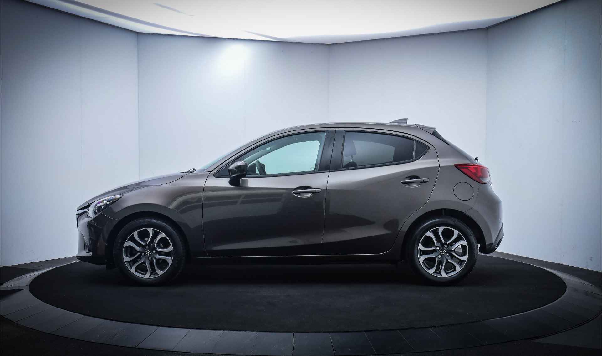 Mazda 2 1.5 Skyactiv-G Skylease+ CARPLAY/STOELVERW./DAB/NAVI/BLINDSPOT/CRUISE/CLIMA/PDC/LMV 16'' - 12/25