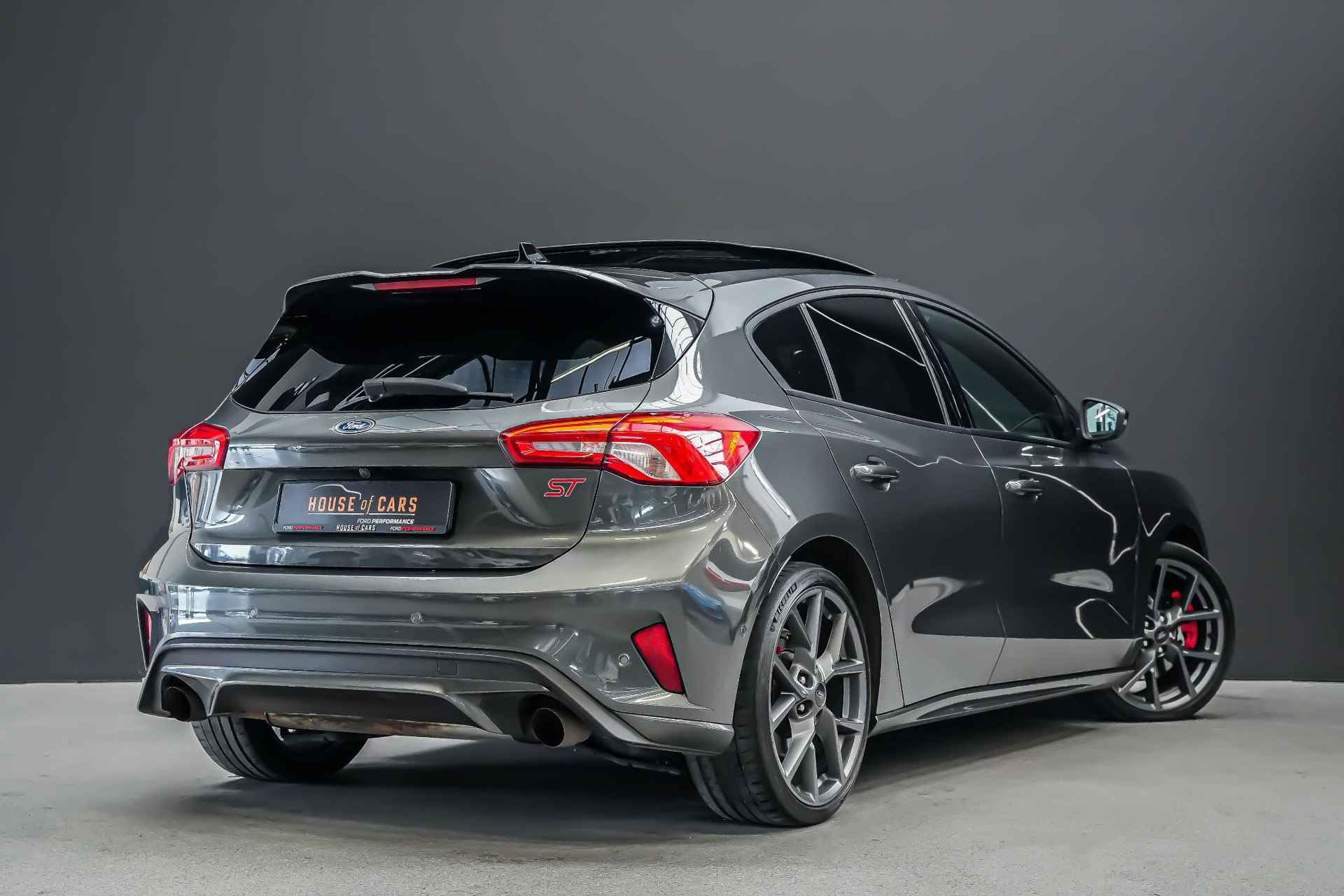 Ford Focus ST-3 2.3 280pk Performance pack |launch control|sper diff|panoramadak|B&O|adaptive cruise control|BLIS|parkeercamera en sensoren|18"| - 2/45