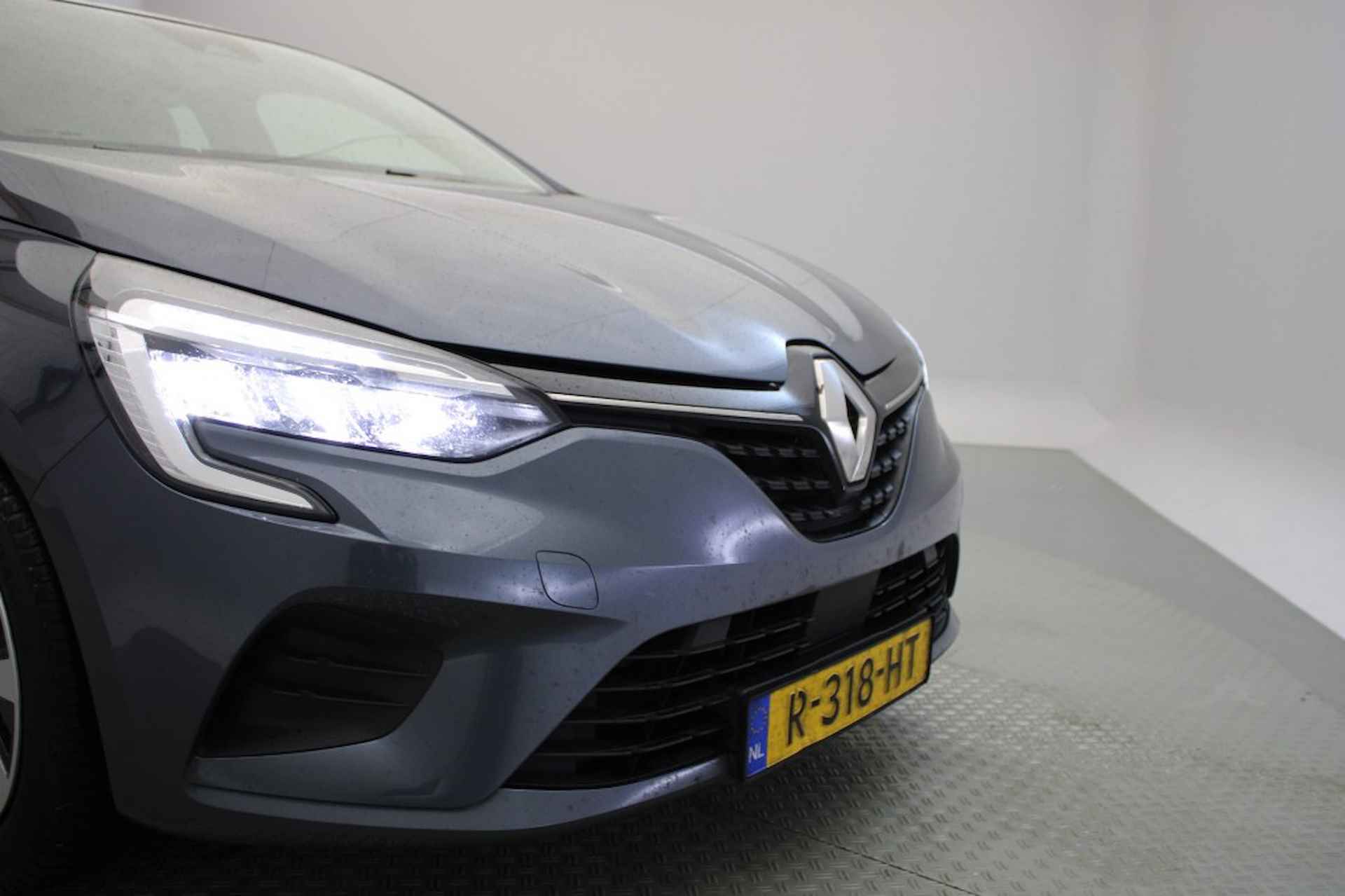 RENAULT Clio 1.0 TCe 90 Equilibre - Carplay, Navi, Airco - 22/25