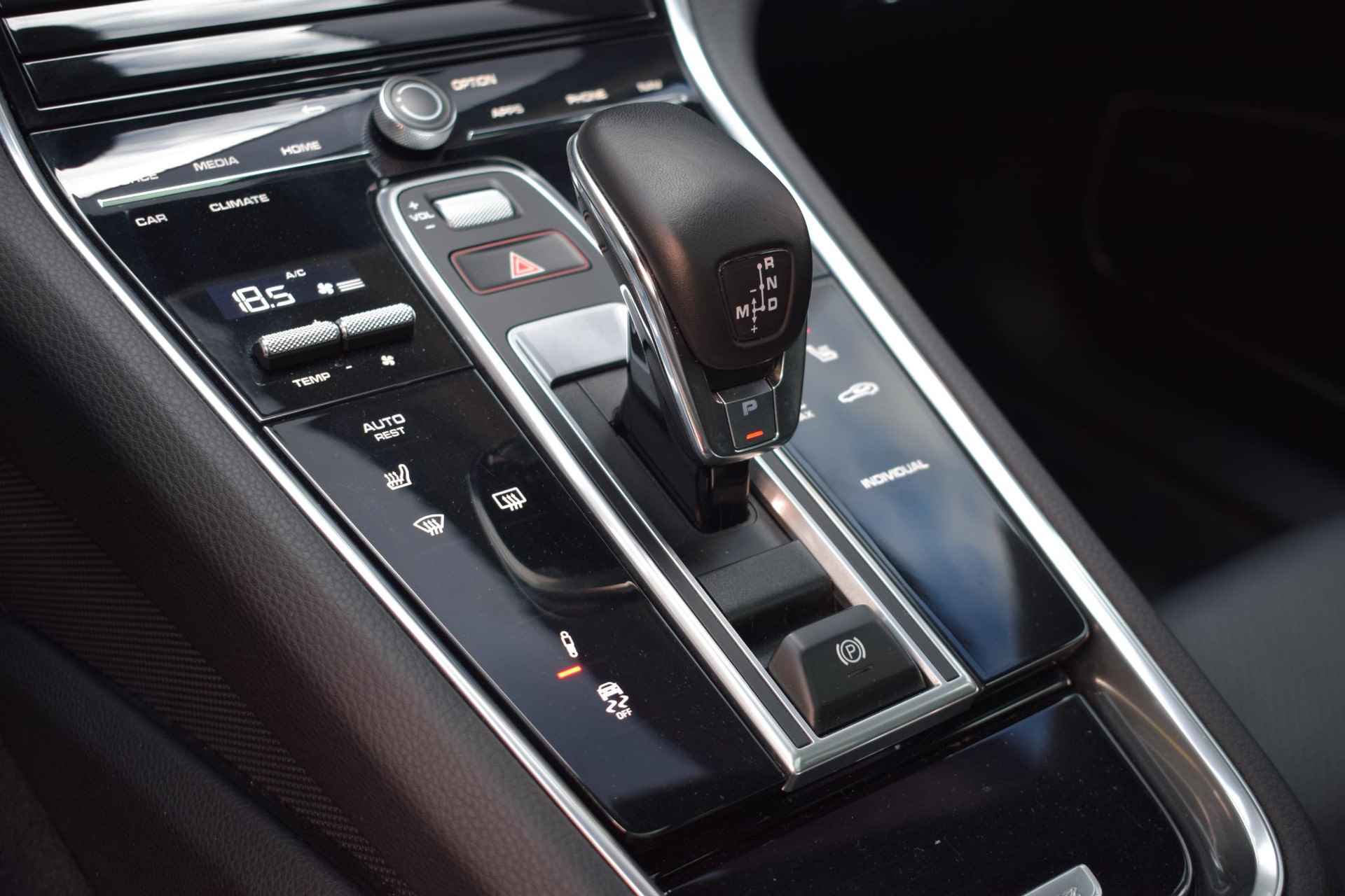 Porsche Panamera Sport Turismo 2.9 4 E-Hybrid Platinum Edition / SportChrono / Schuifdak / Apple-Carplay - 32/67