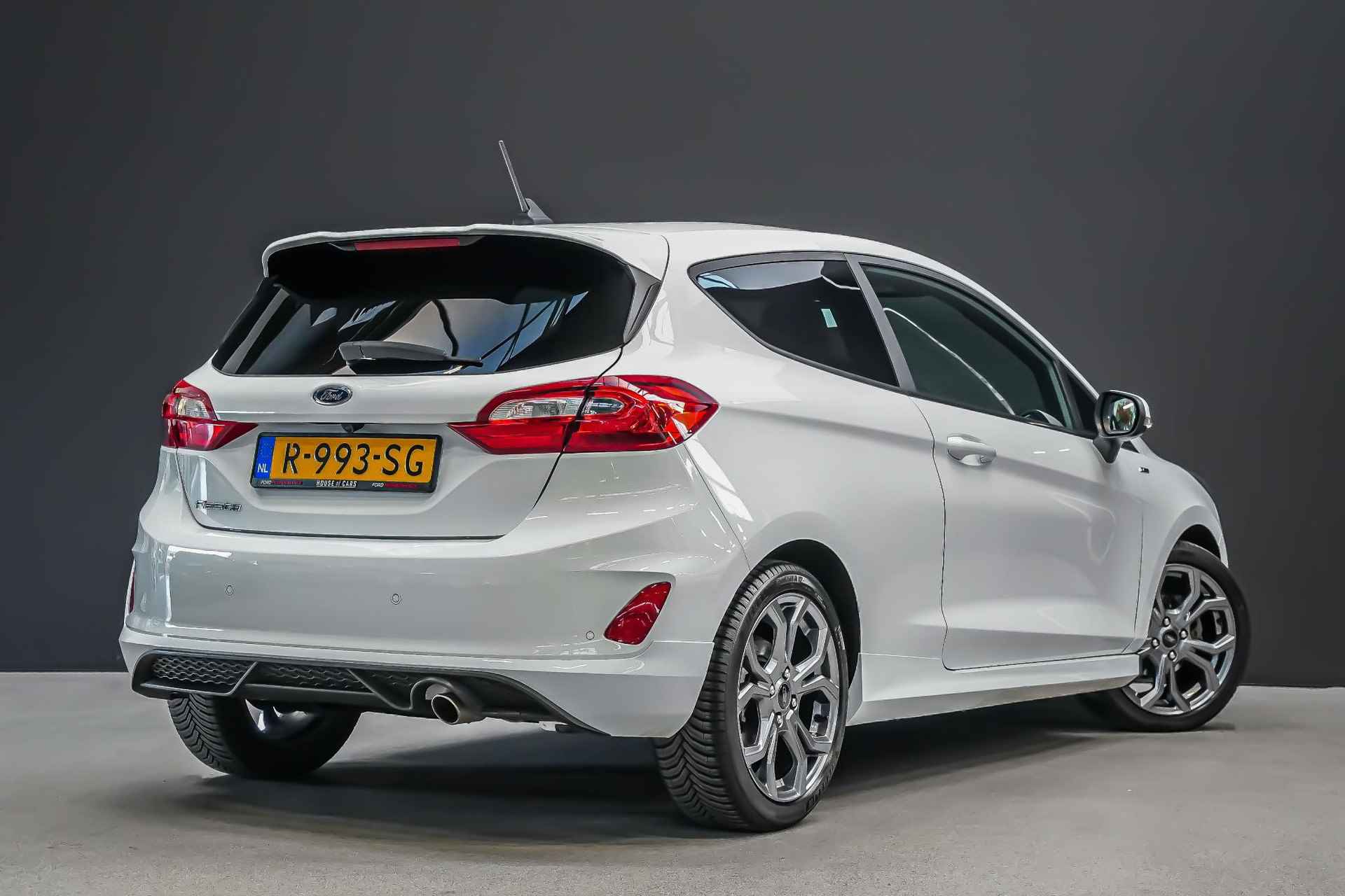 Ford Fiesta ST-Line 1.0 125pk |adaptive cruise control|parkeersensoren en camera|BLIS|navi|DAB|winterpakket|17"| - 2/33